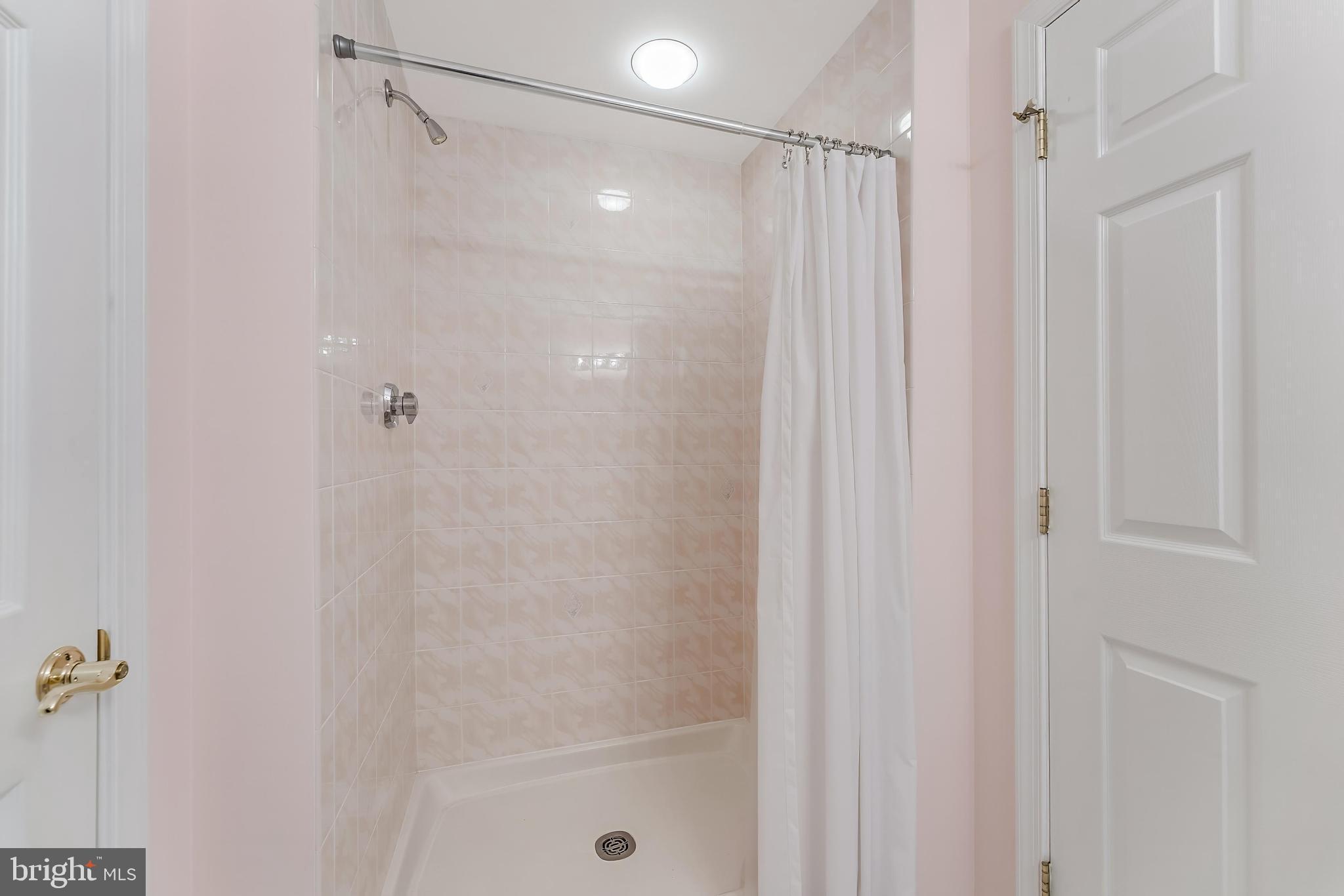 CHANTILLY HIGHLANDS - Residential