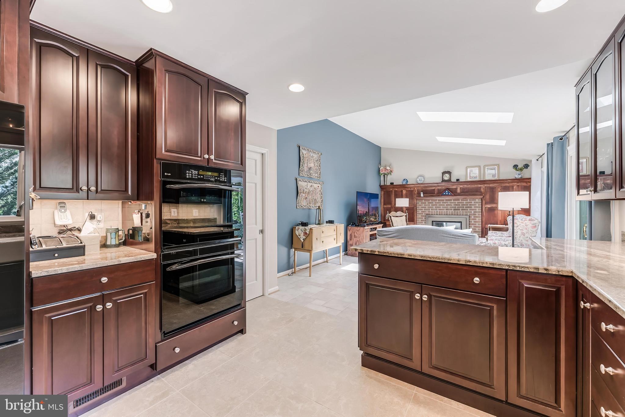 CHANTILLY HIGHLANDS - Residential