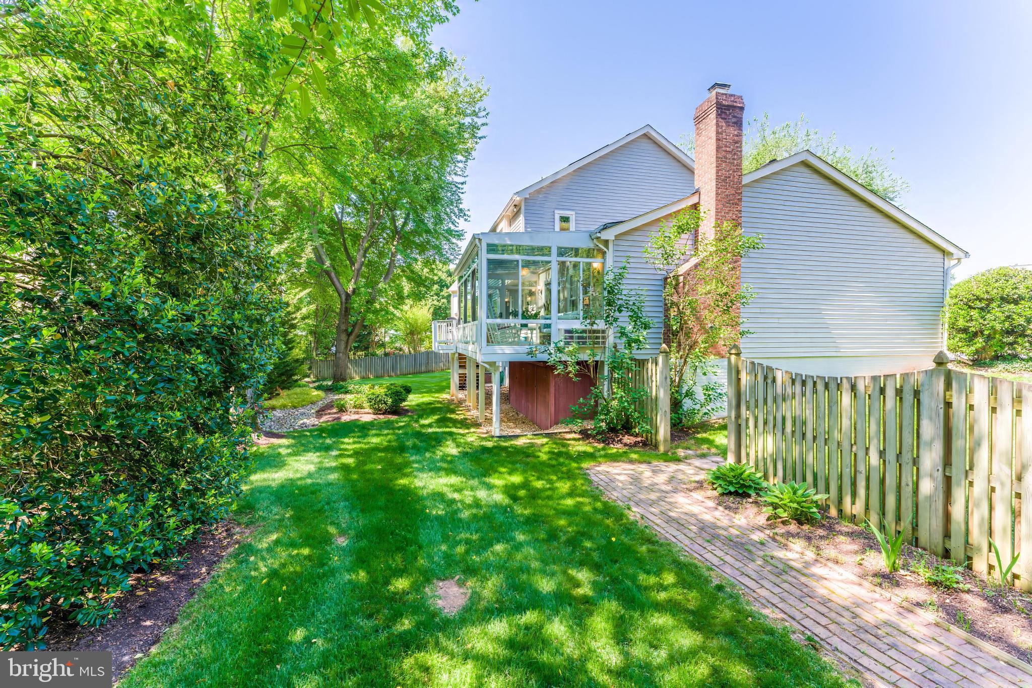 CHANTILLY HIGHLANDS - Residential