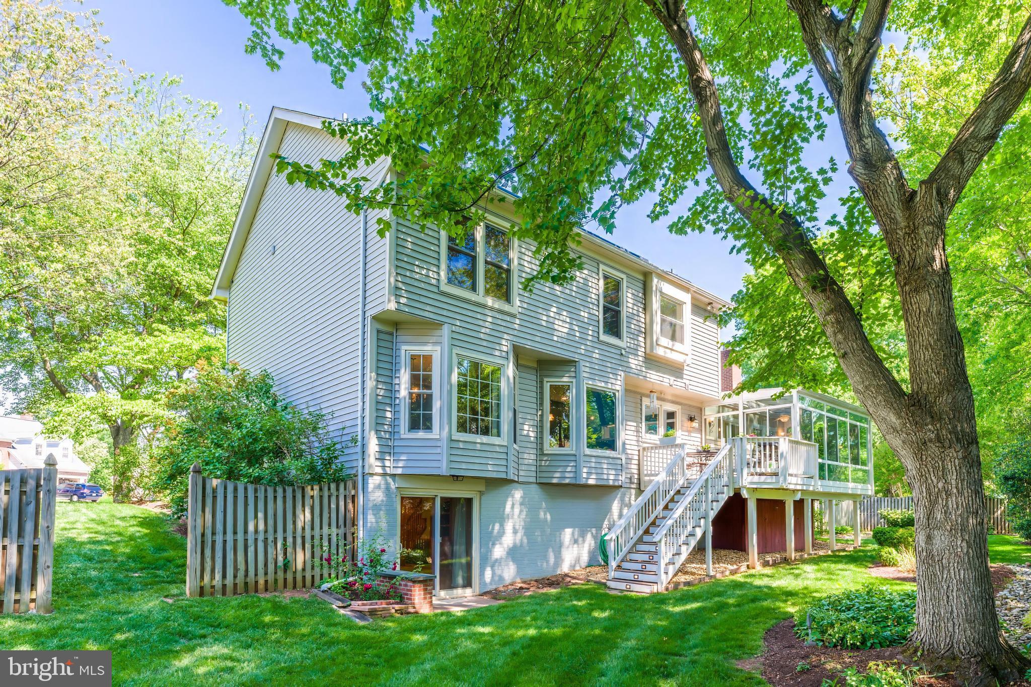 CHANTILLY HIGHLANDS - Residential