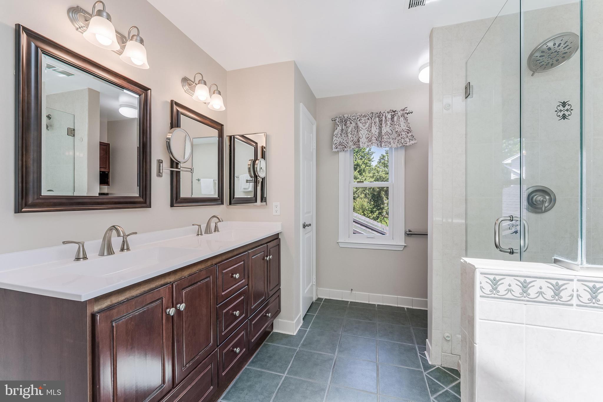 CHANTILLY HIGHLANDS - Residential