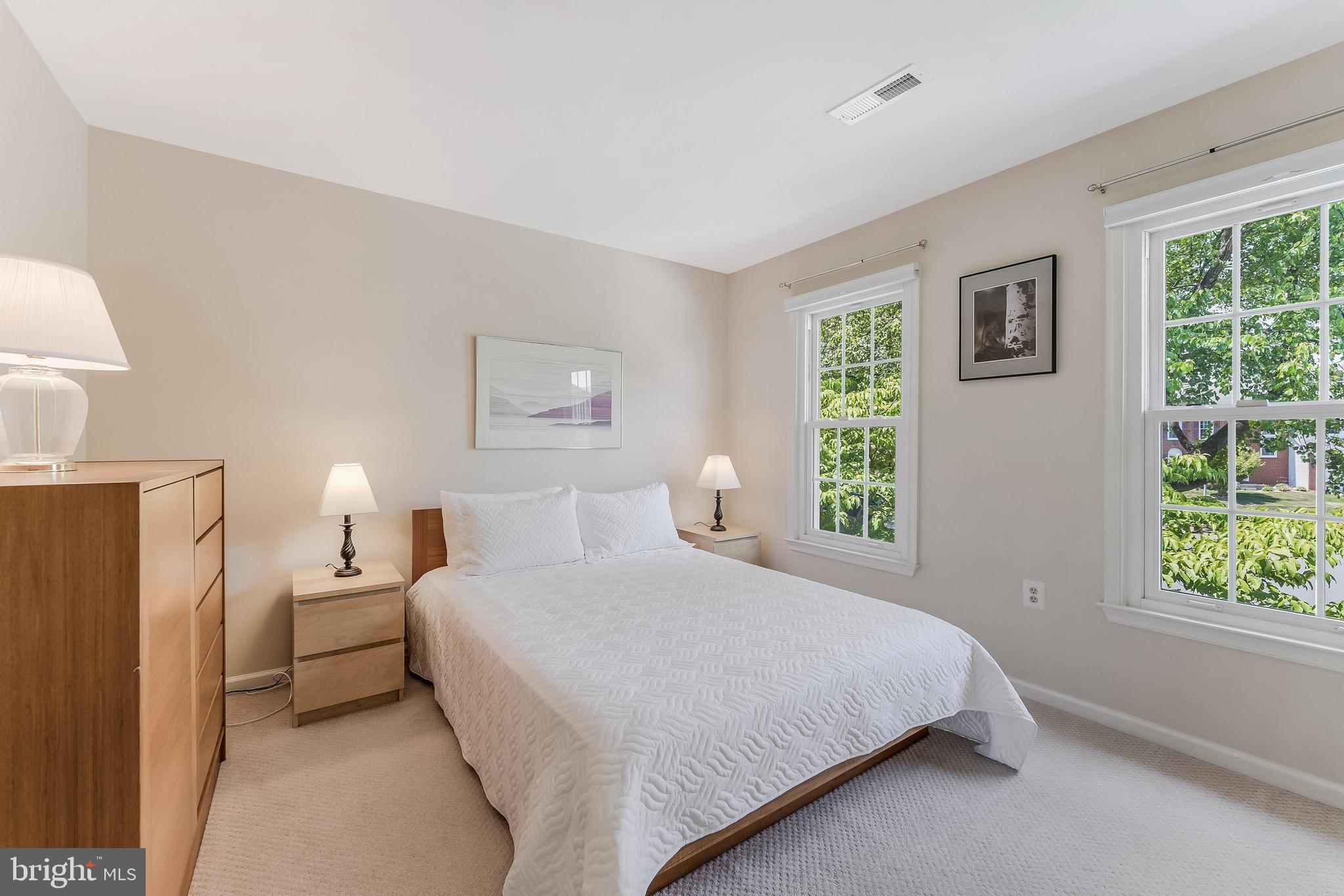 CHANTILLY HIGHLANDS - Residential