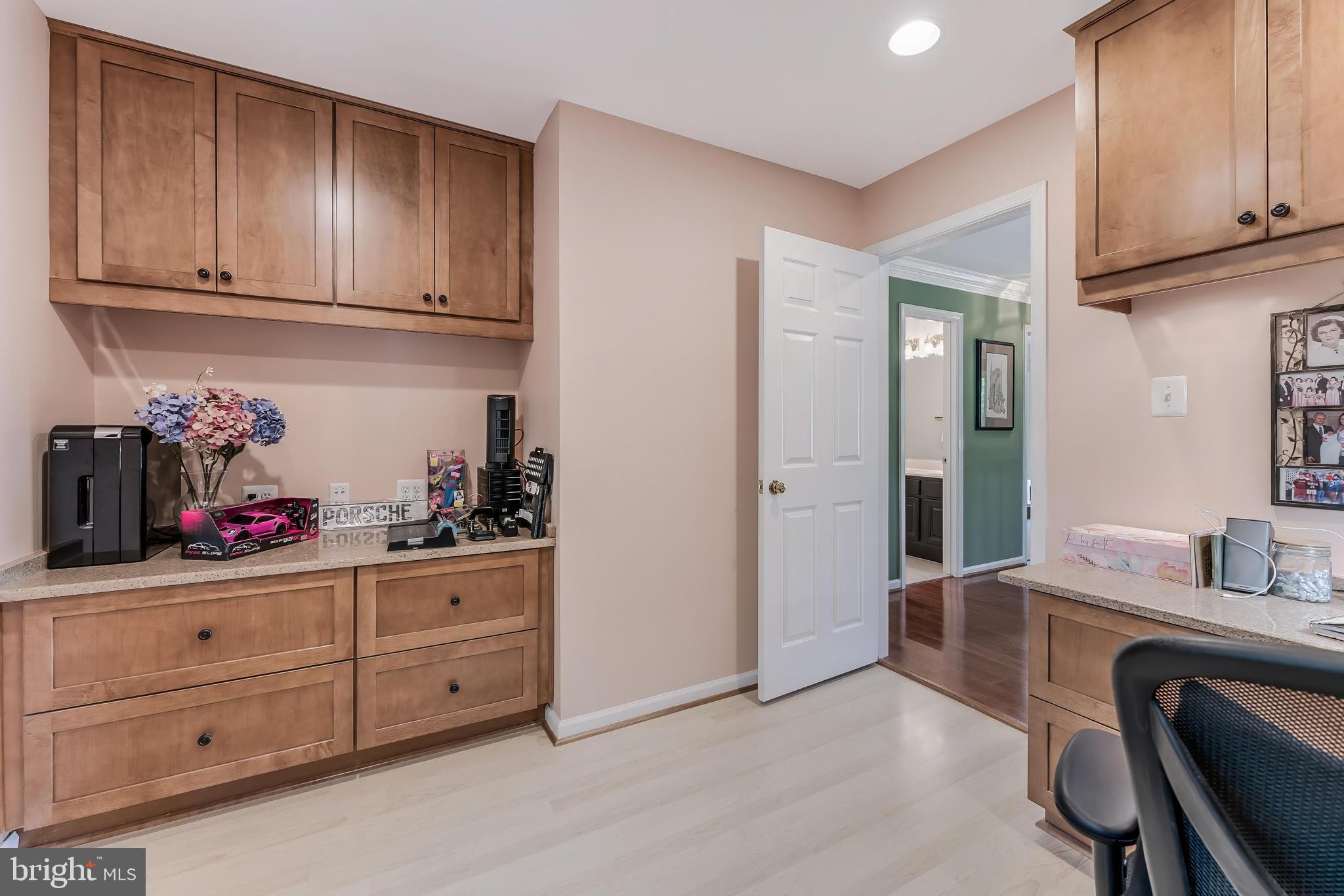 CHANTILLY HIGHLANDS - Residential