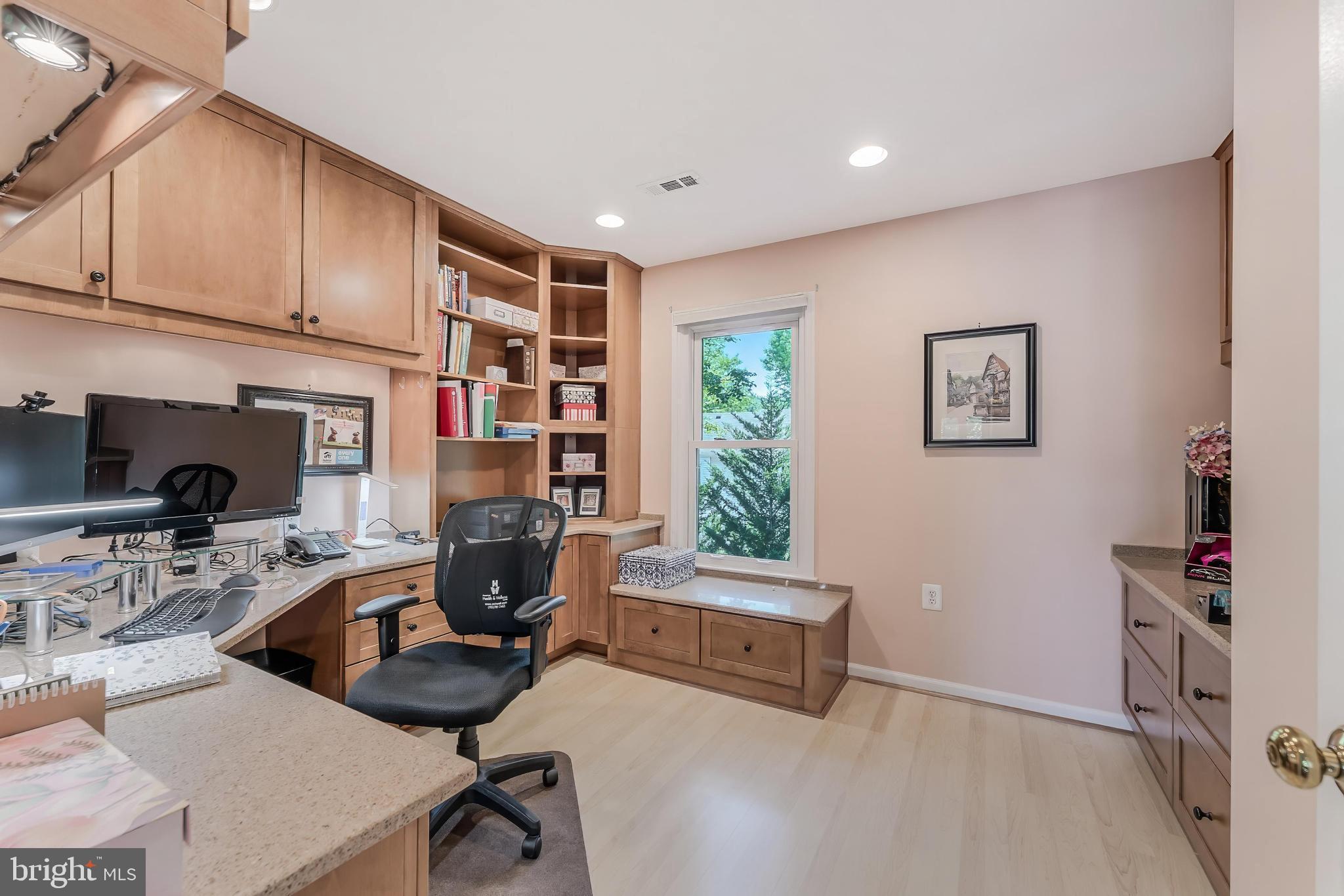 CHANTILLY HIGHLANDS - Residential