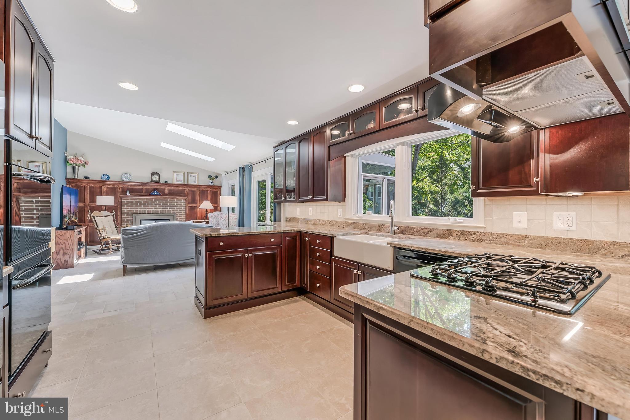 CHANTILLY HIGHLANDS - Residential