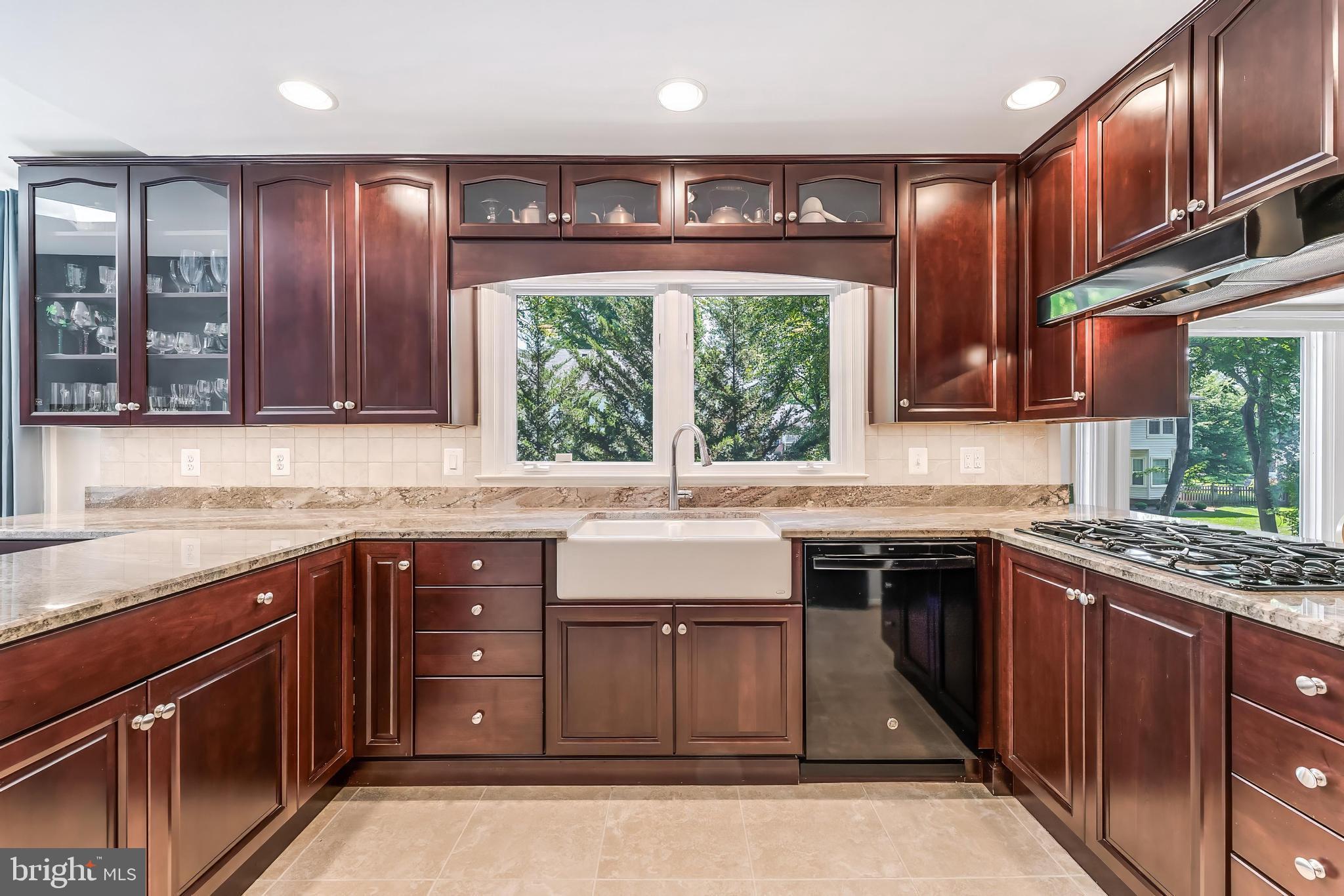 CHANTILLY HIGHLANDS - Residential