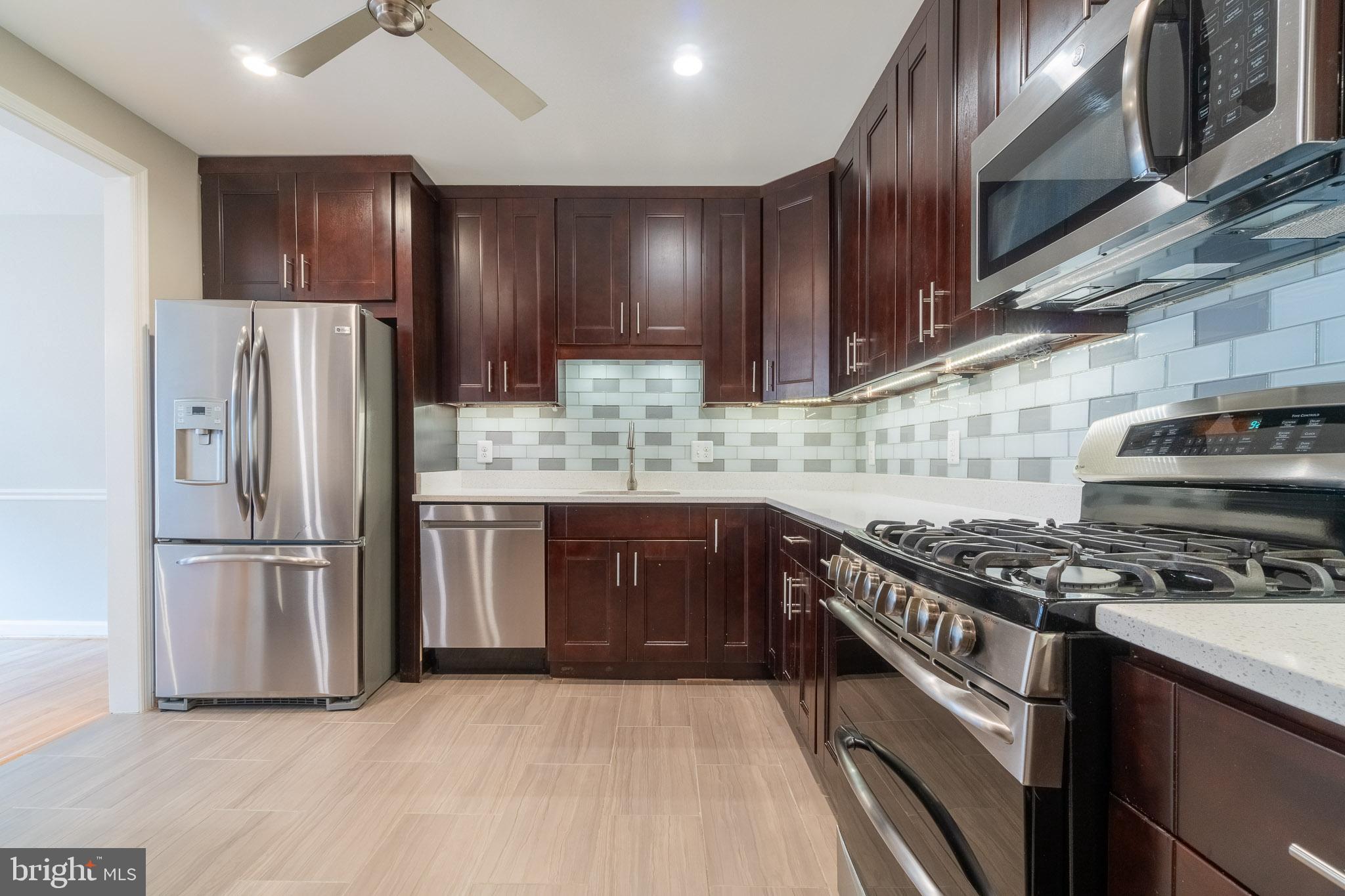 KINGS MANOR TOWNE HOUSES - Residential Lease