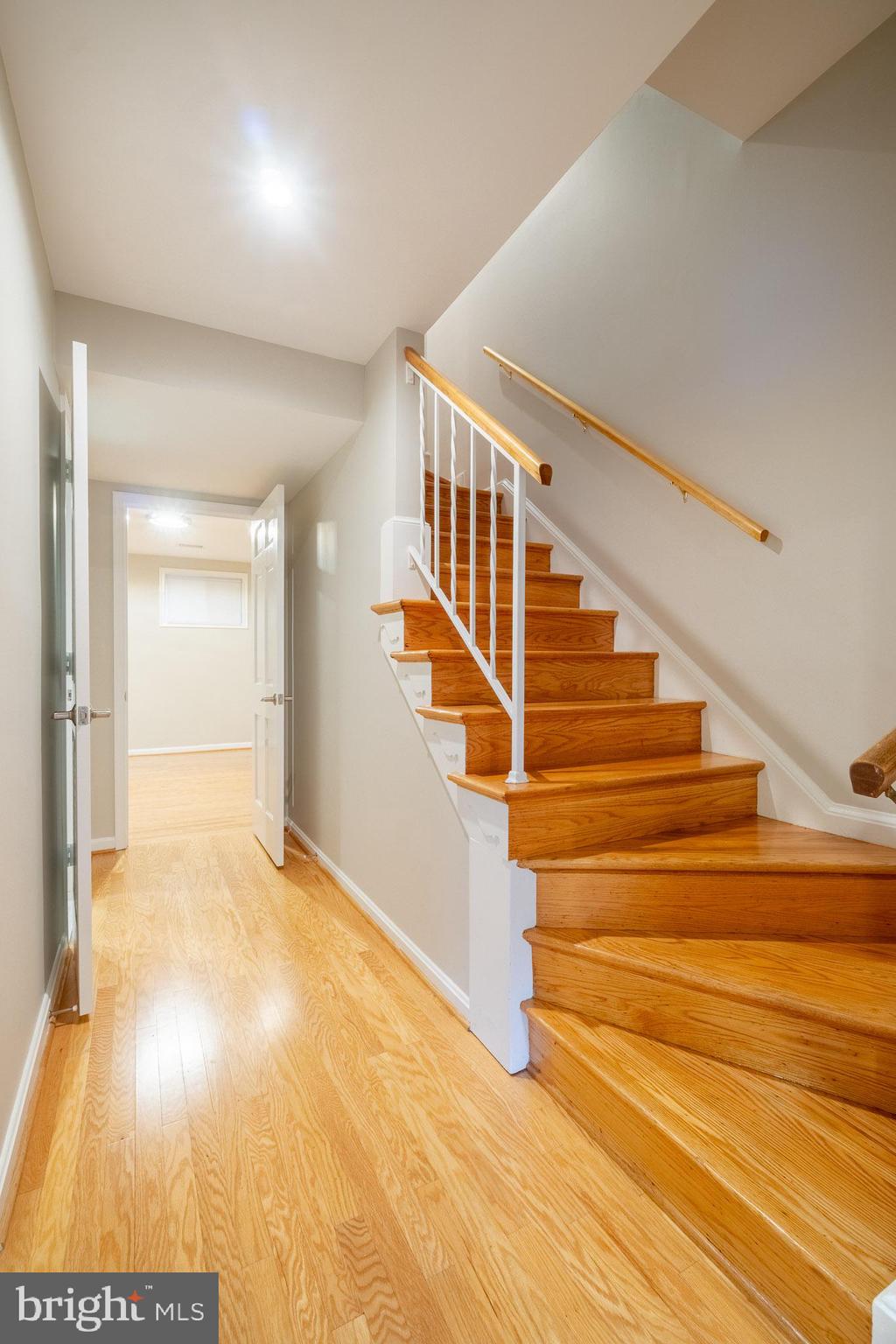 KINGS MANOR TOWNE HOUSES - Residential Lease