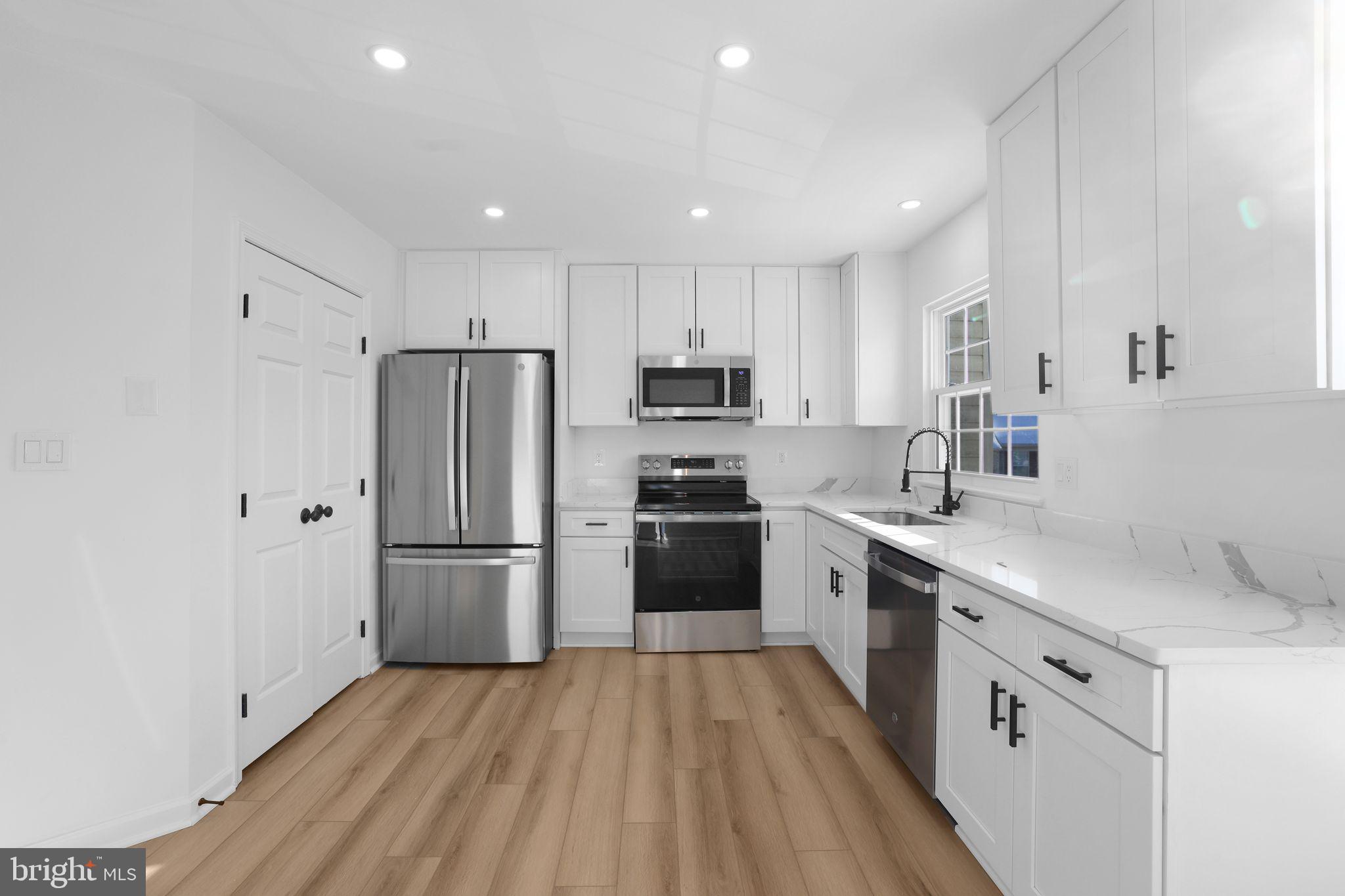 1742 TIGER LILY CIRCLE