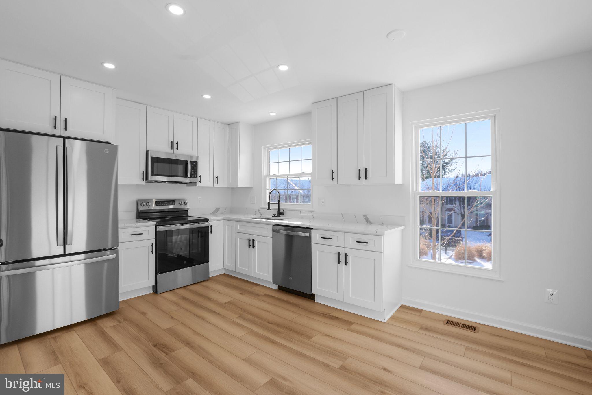 1742 TIGER LILY CIRCLE