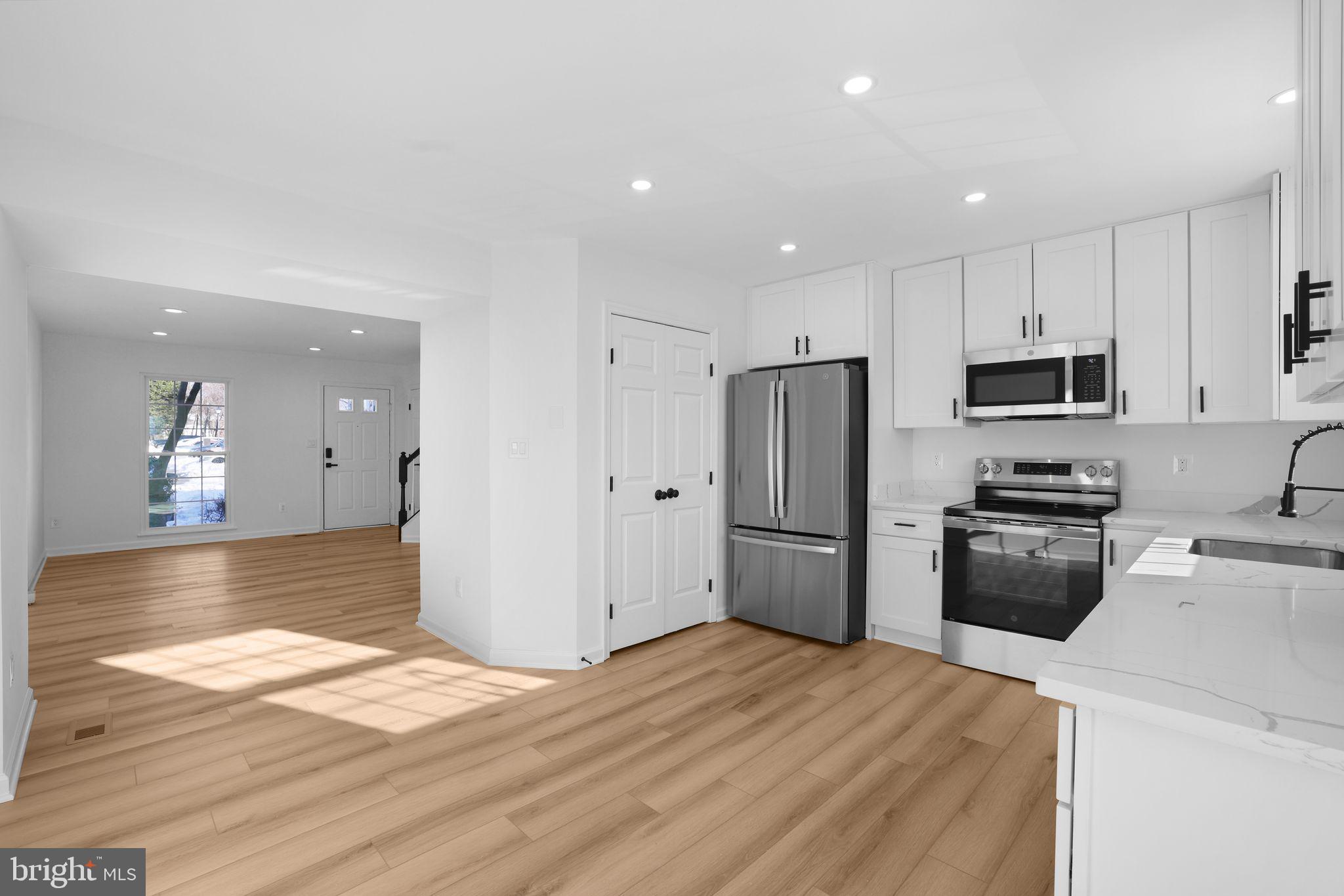 1742 TIGER LILY CIRCLE