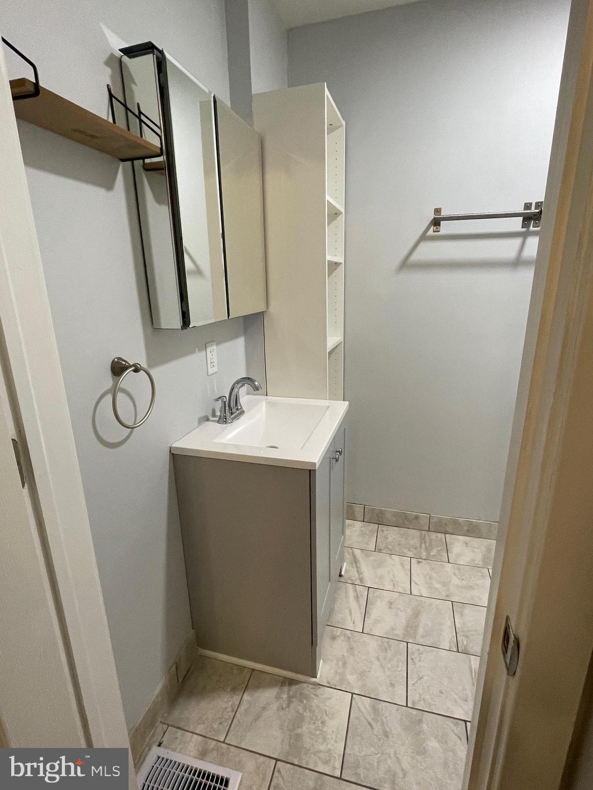 POINT BREEZE - Residential Income