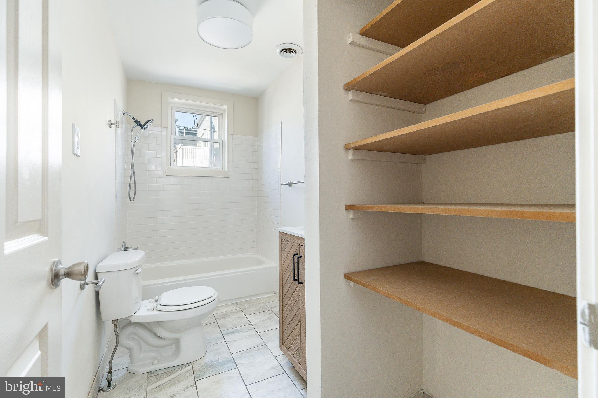 POINT BREEZE - Residential Income