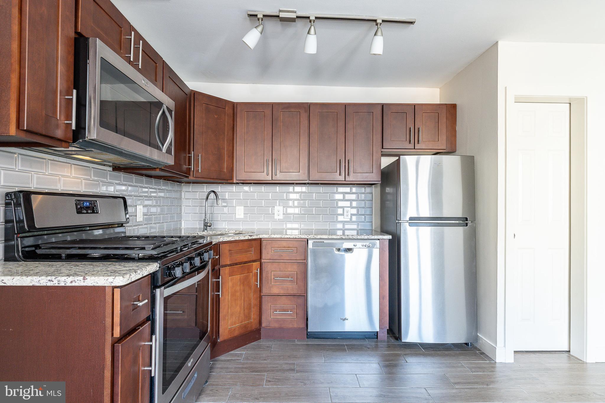 POINT BREEZE - Residential Income