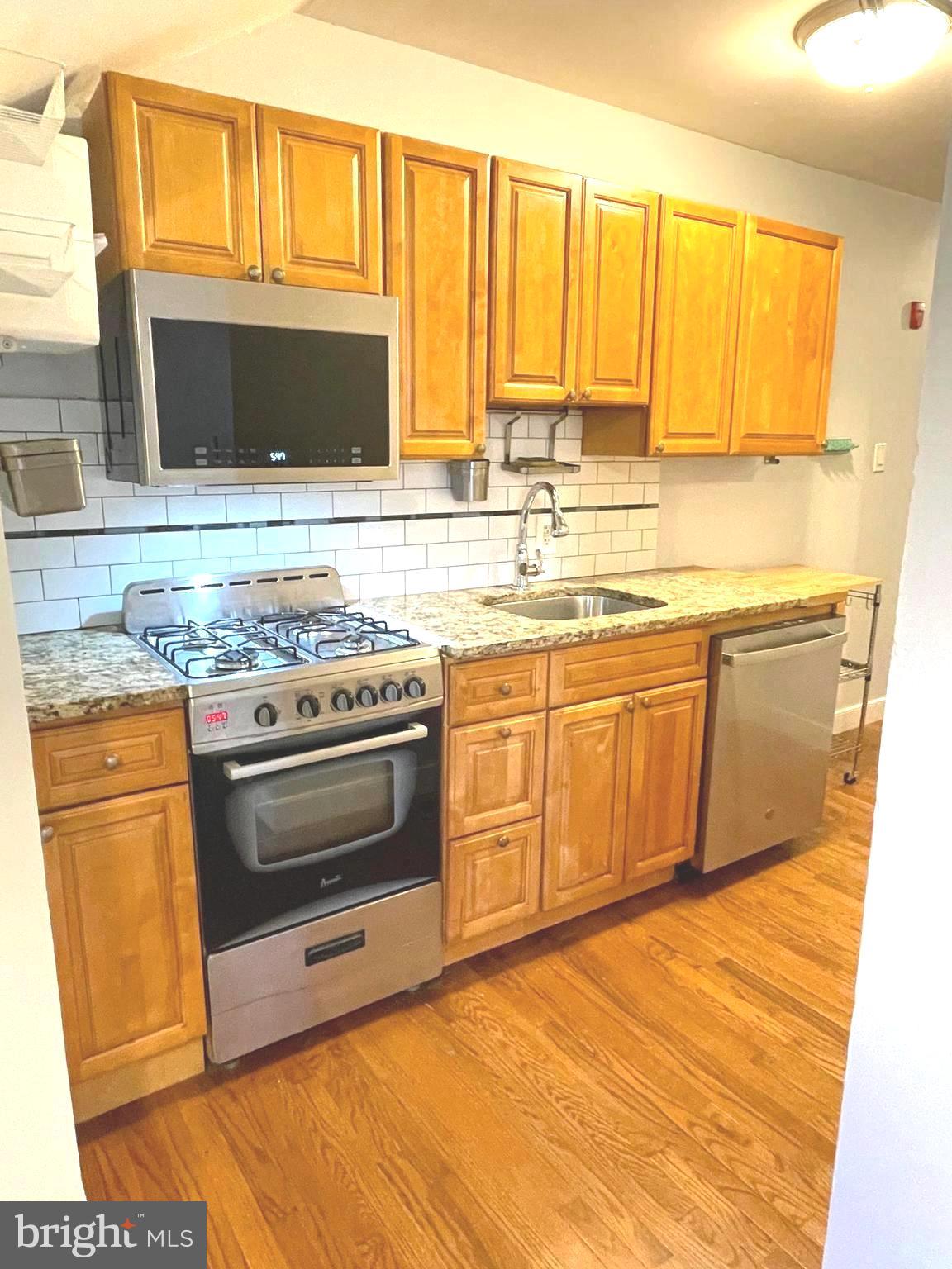 POINT BREEZE - Residential Income