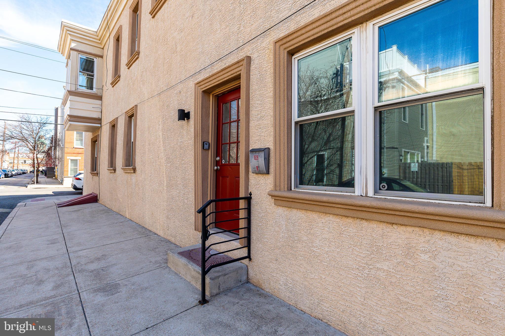 POINT BREEZE - Residential Income