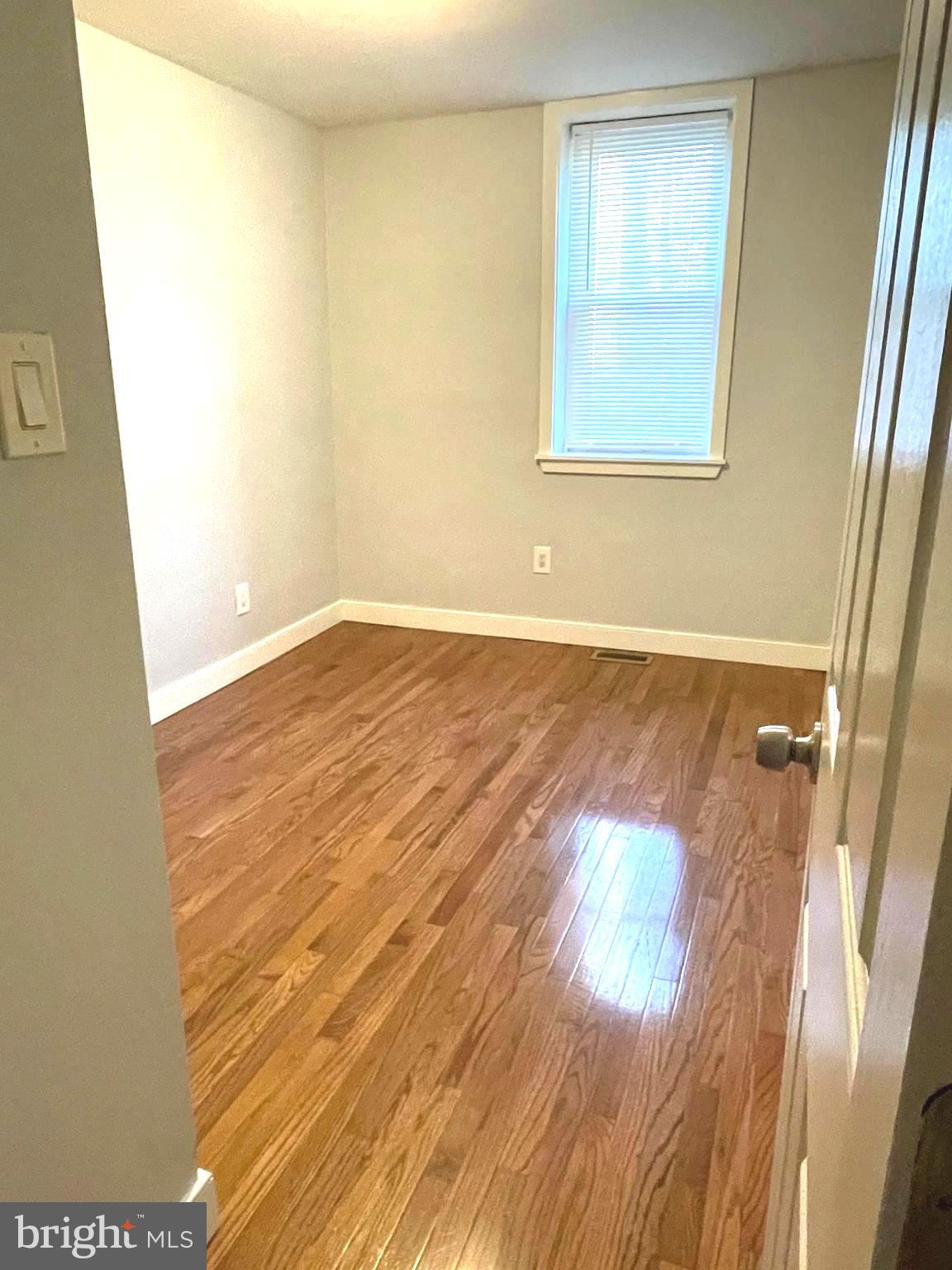 POINT BREEZE - Residential Income