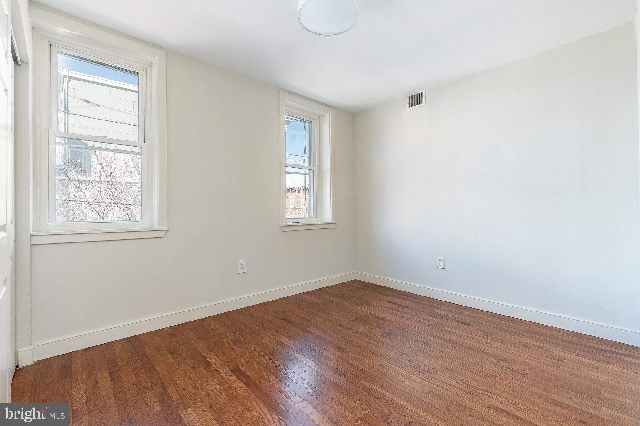 POINT BREEZE - Residential Income