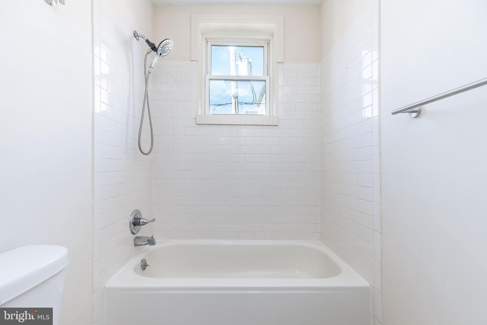 POINT BREEZE - Residential Income