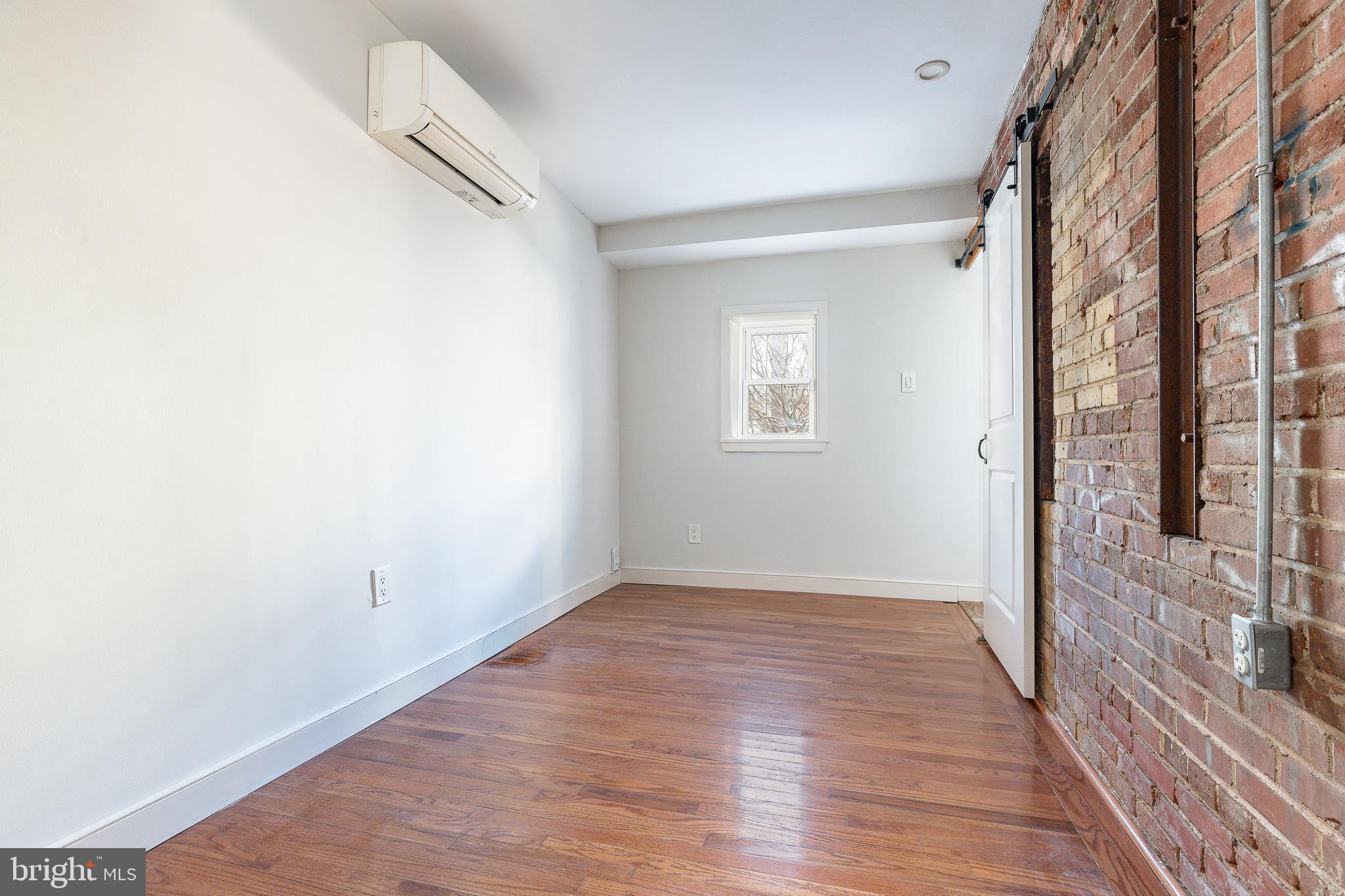 POINT BREEZE - Residential Income