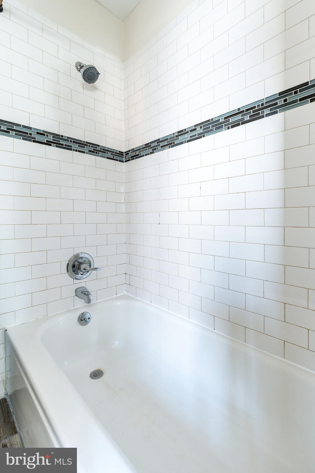 POINT BREEZE - Residential Income