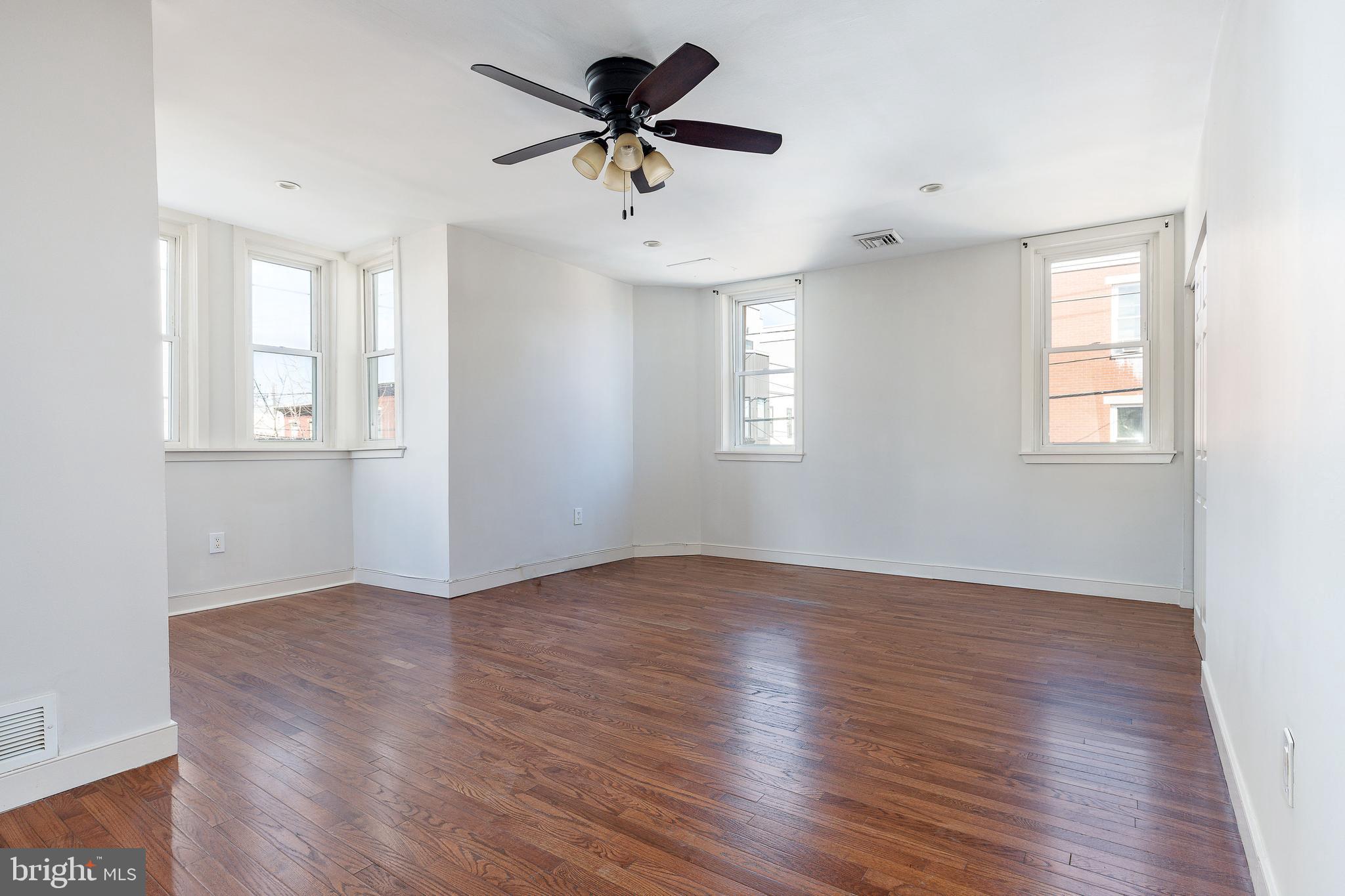 POINT BREEZE - Residential Income