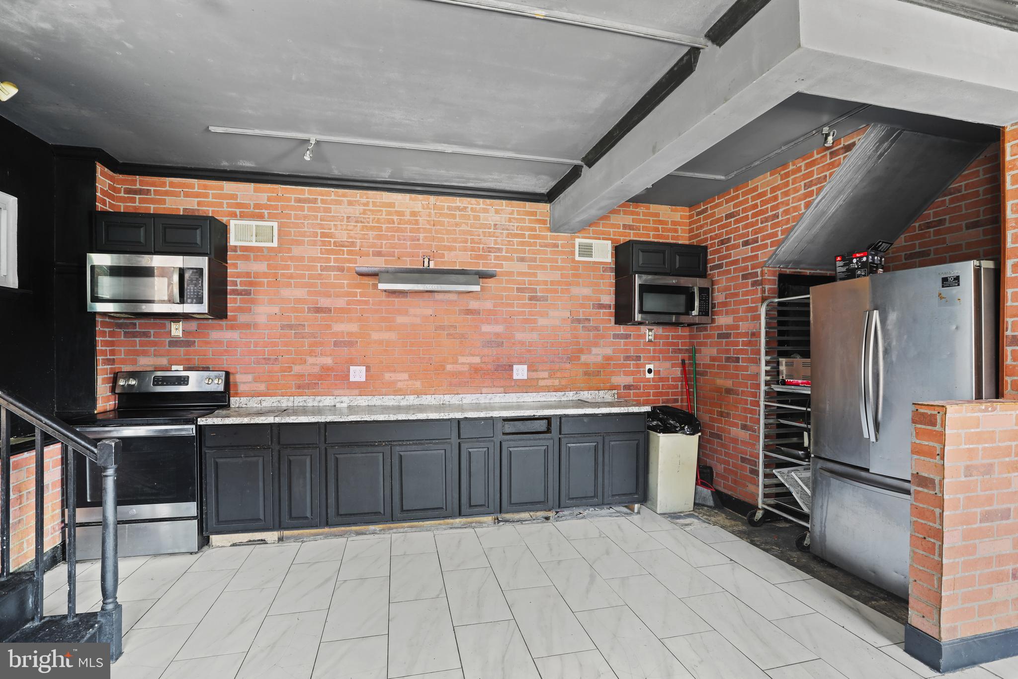 MOUNT VERNON PLACE HISTORIC DISTRICT - Commercial Sale