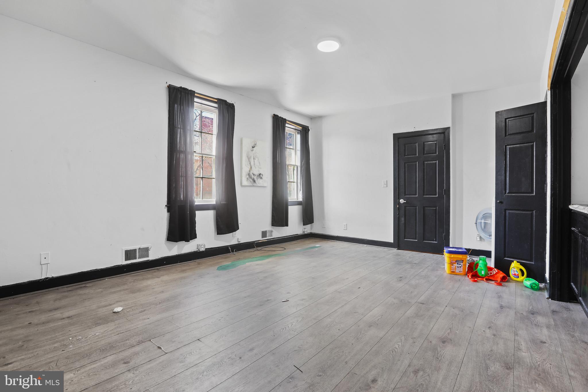 MOUNT VERNON PLACE HISTORIC DISTRICT - Commercial Sale