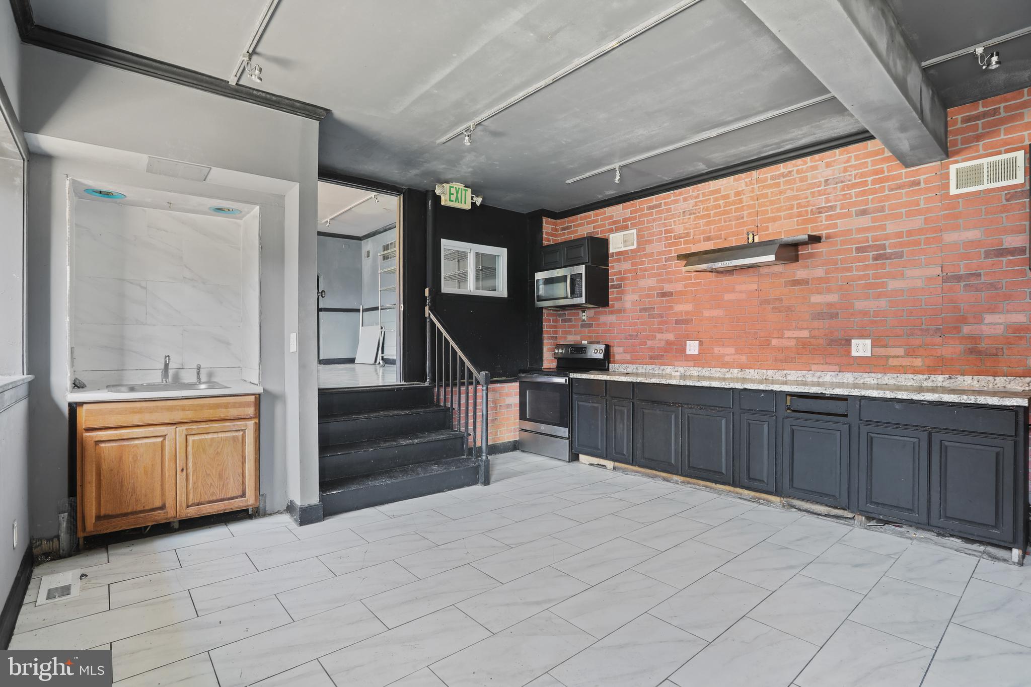 MOUNT VERNON PLACE HISTORIC DISTRICT - Commercial Sale