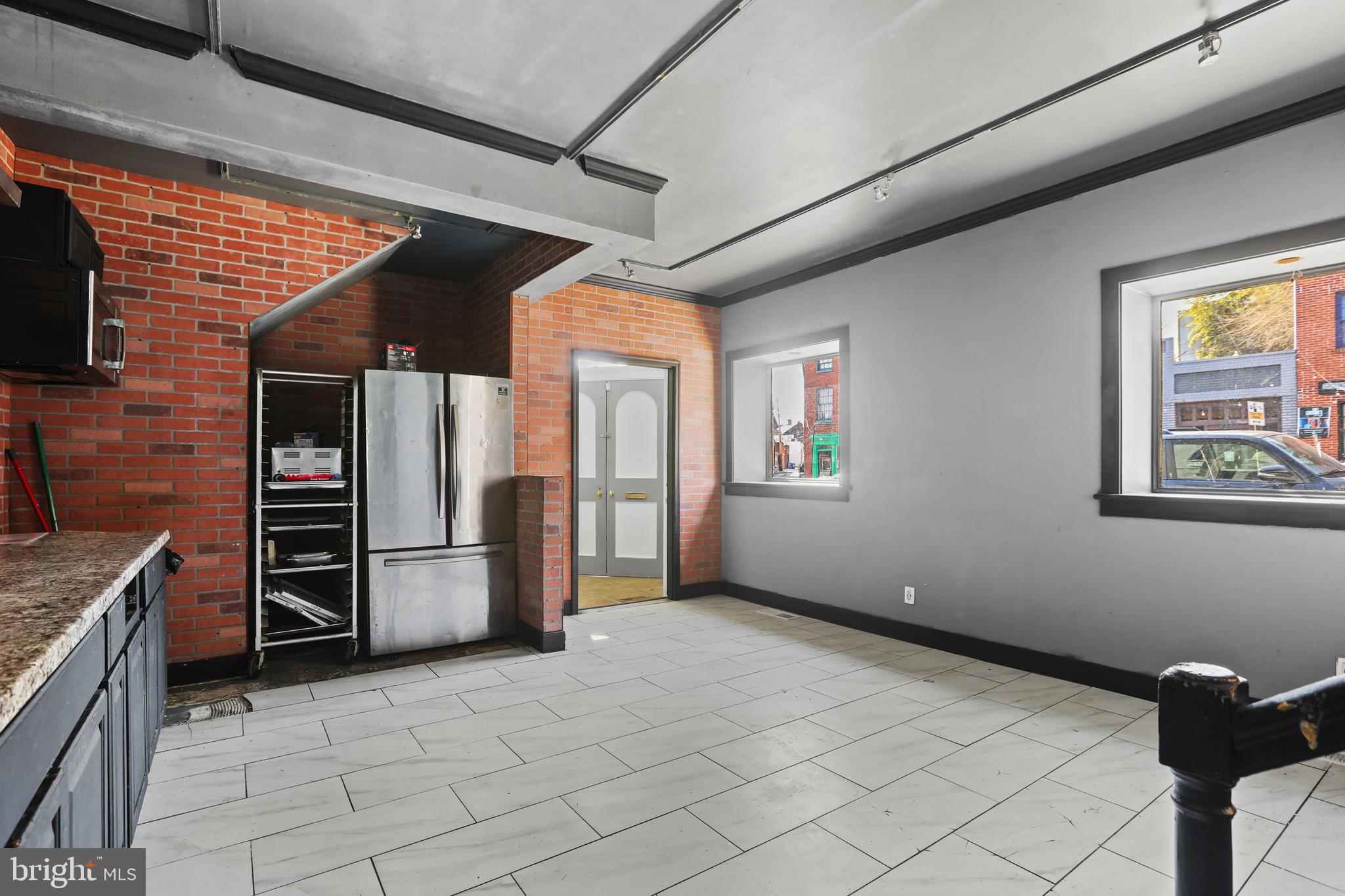 MOUNT VERNON PLACE HISTORIC DISTRICT - Commercial Sale