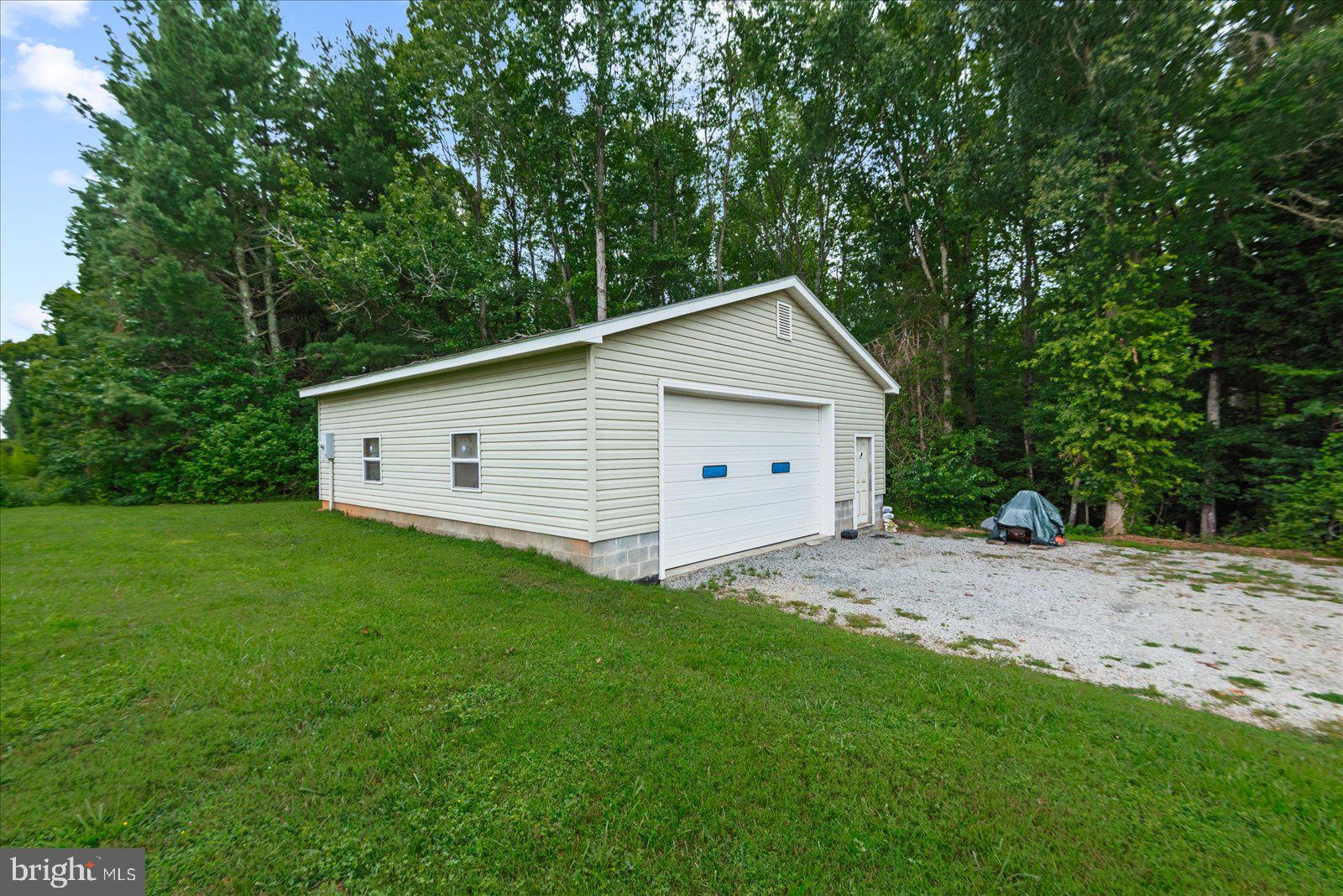1211 MT AIRY ROAD