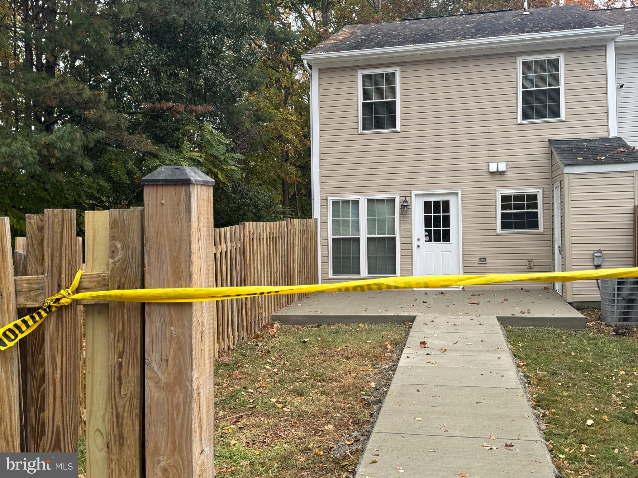 ST CHARLES HUNTINGTON - Residential Lease