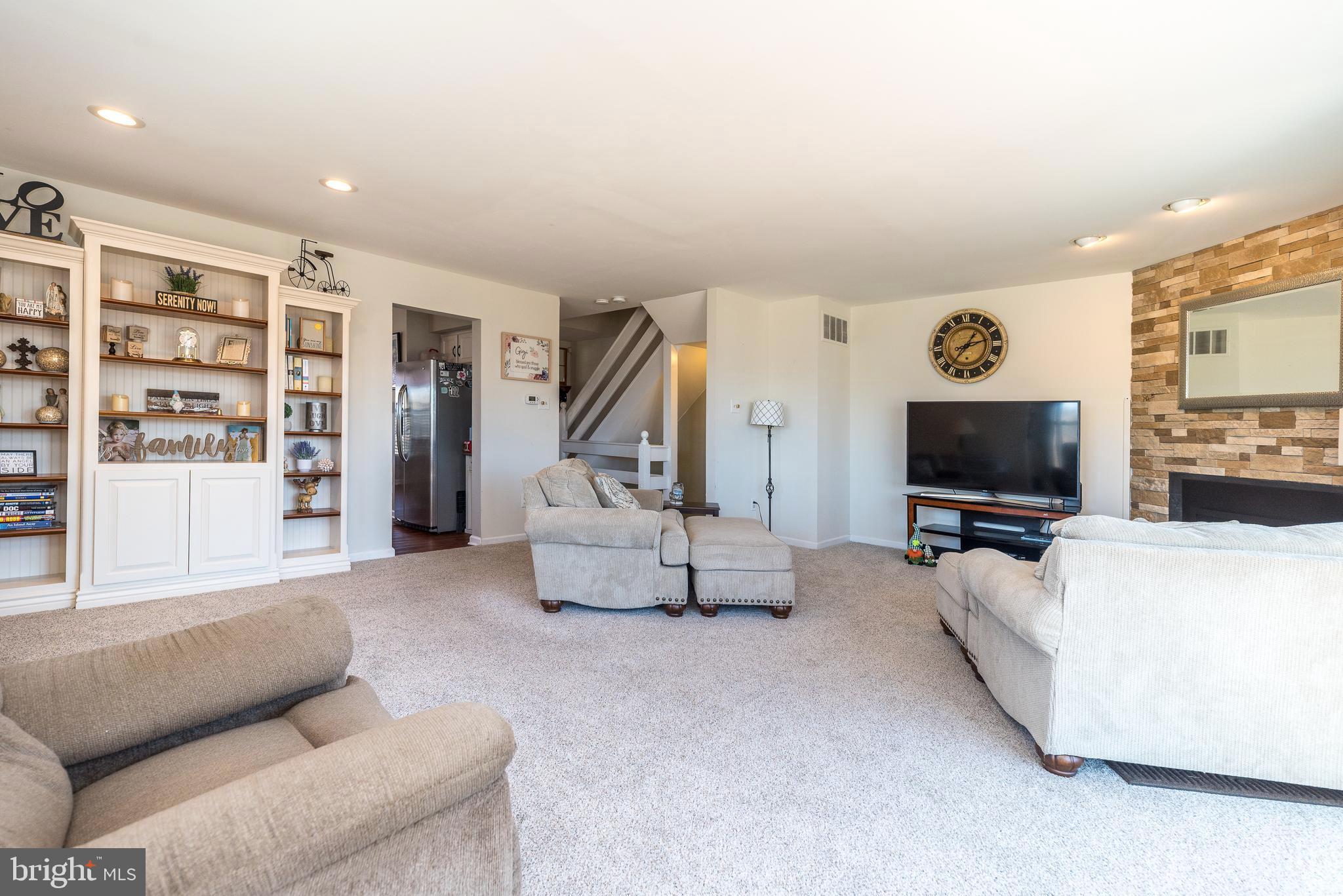 CHARLESTOWNE - Residential