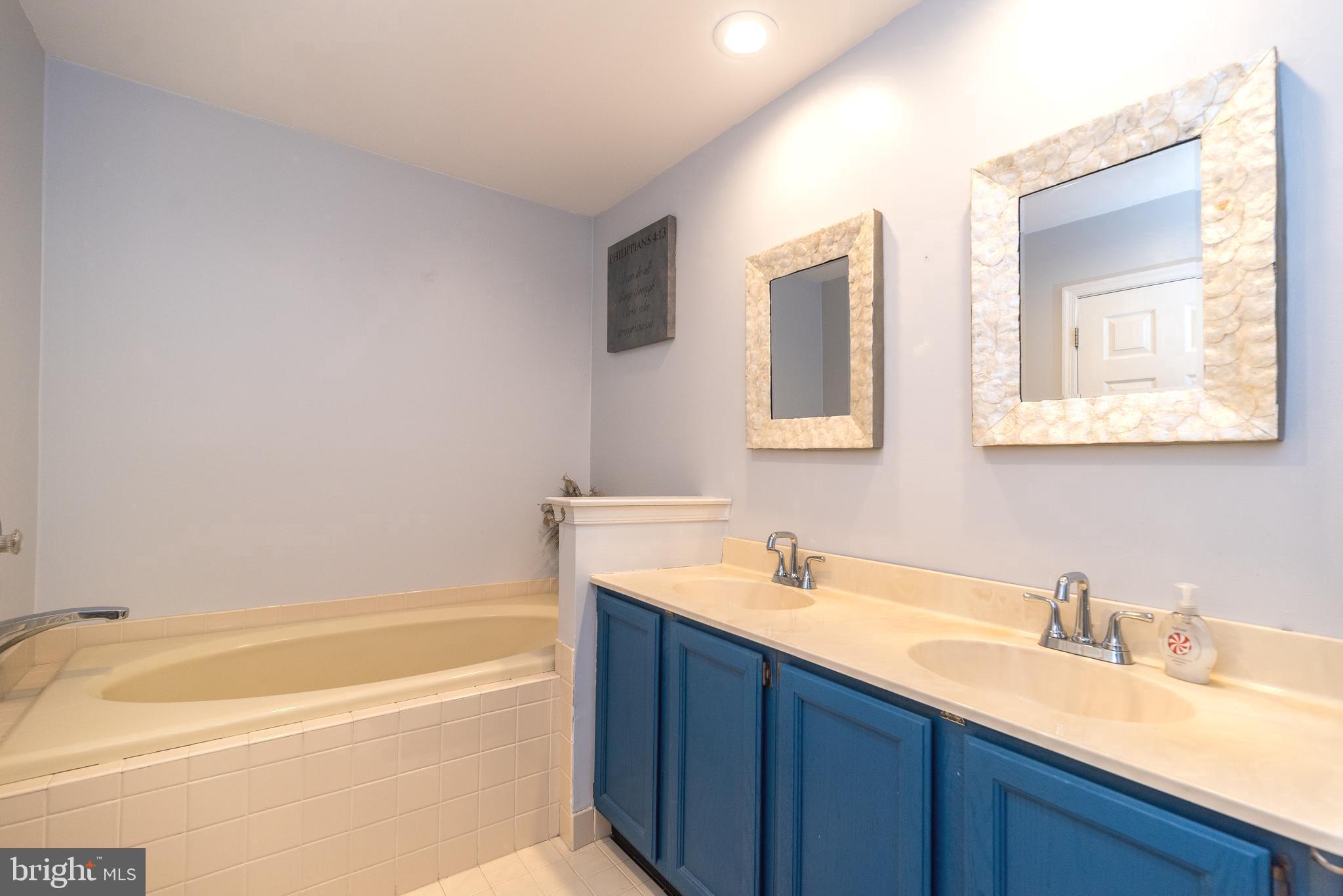 CHARLESTOWNE - Residential