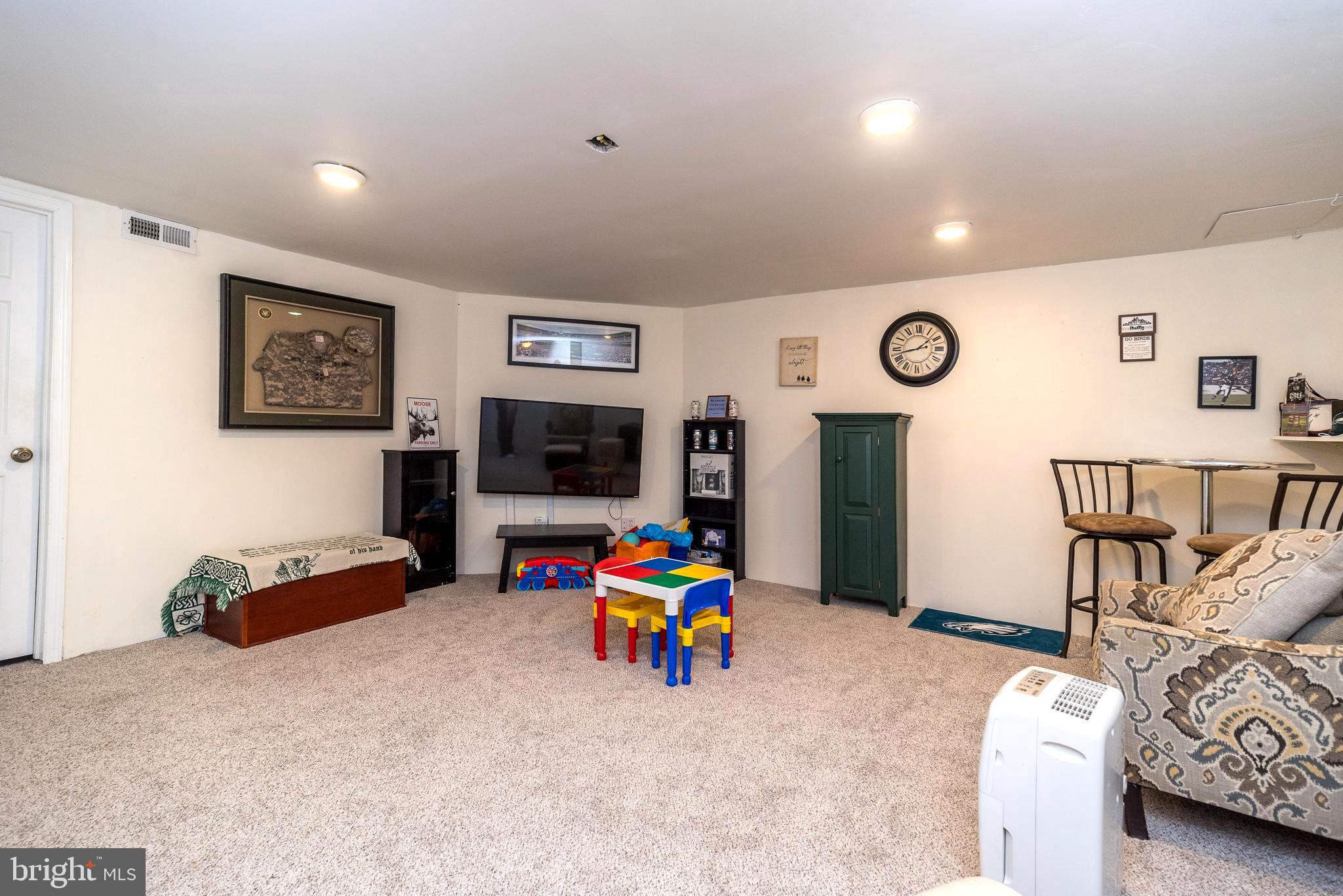 CHARLESTOWNE - Residential