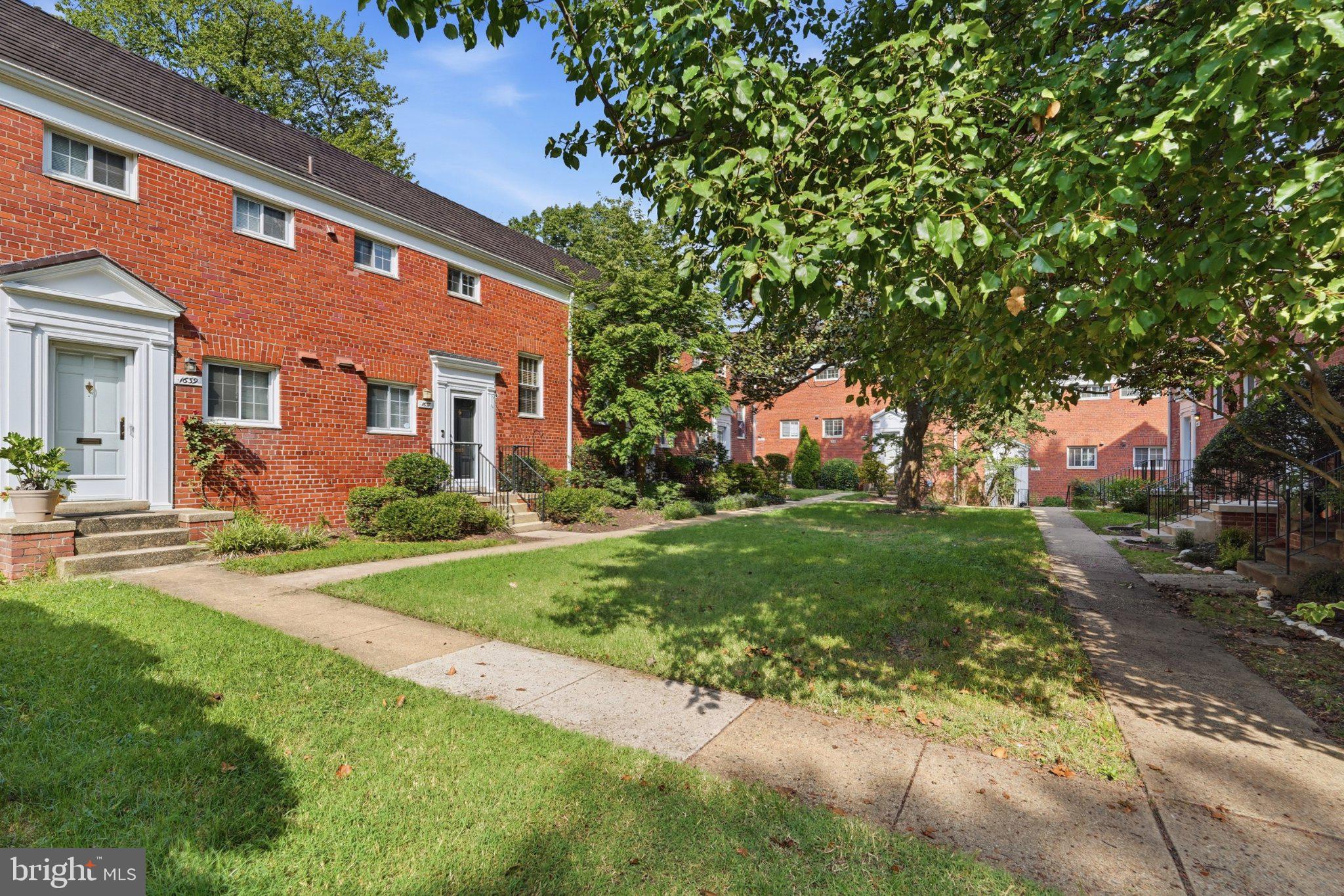 1637 MT EAGLE PLACE