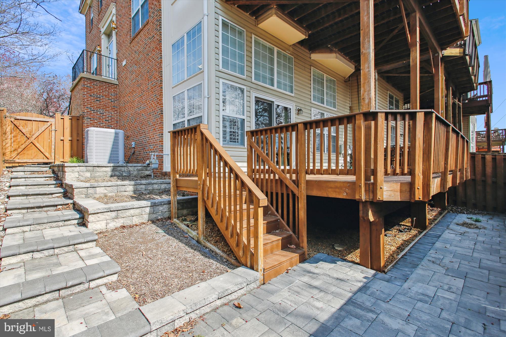 GOVERNORS GROVE - Residential Lease