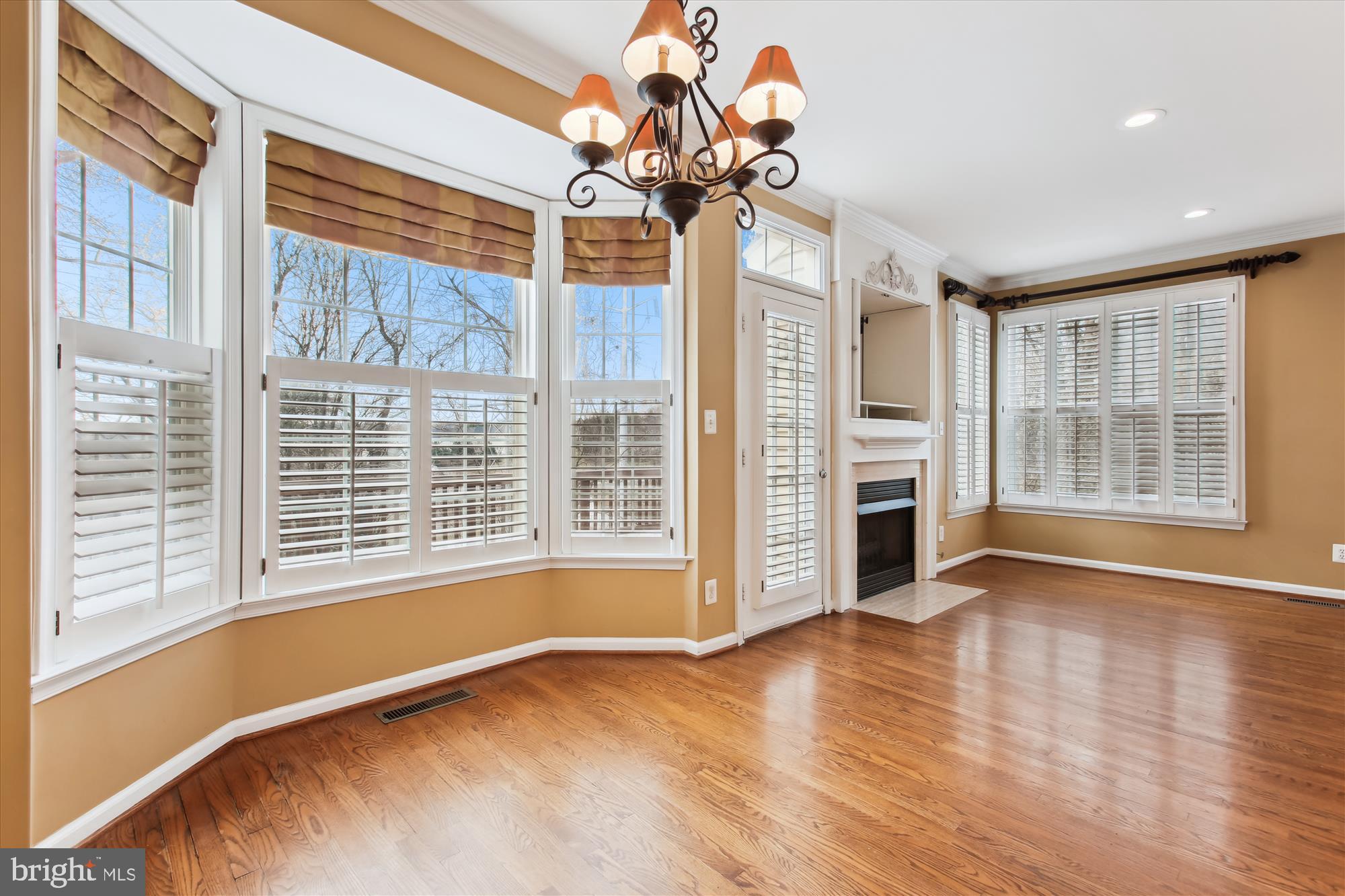 GOVERNORS GROVE - Residential Lease