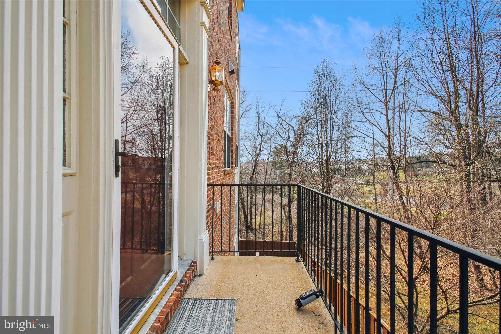 GOVERNORS GROVE - Residential Lease