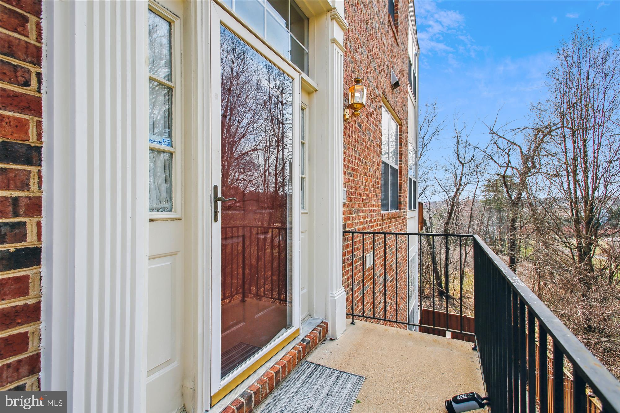 GOVERNORS GROVE - Residential Lease