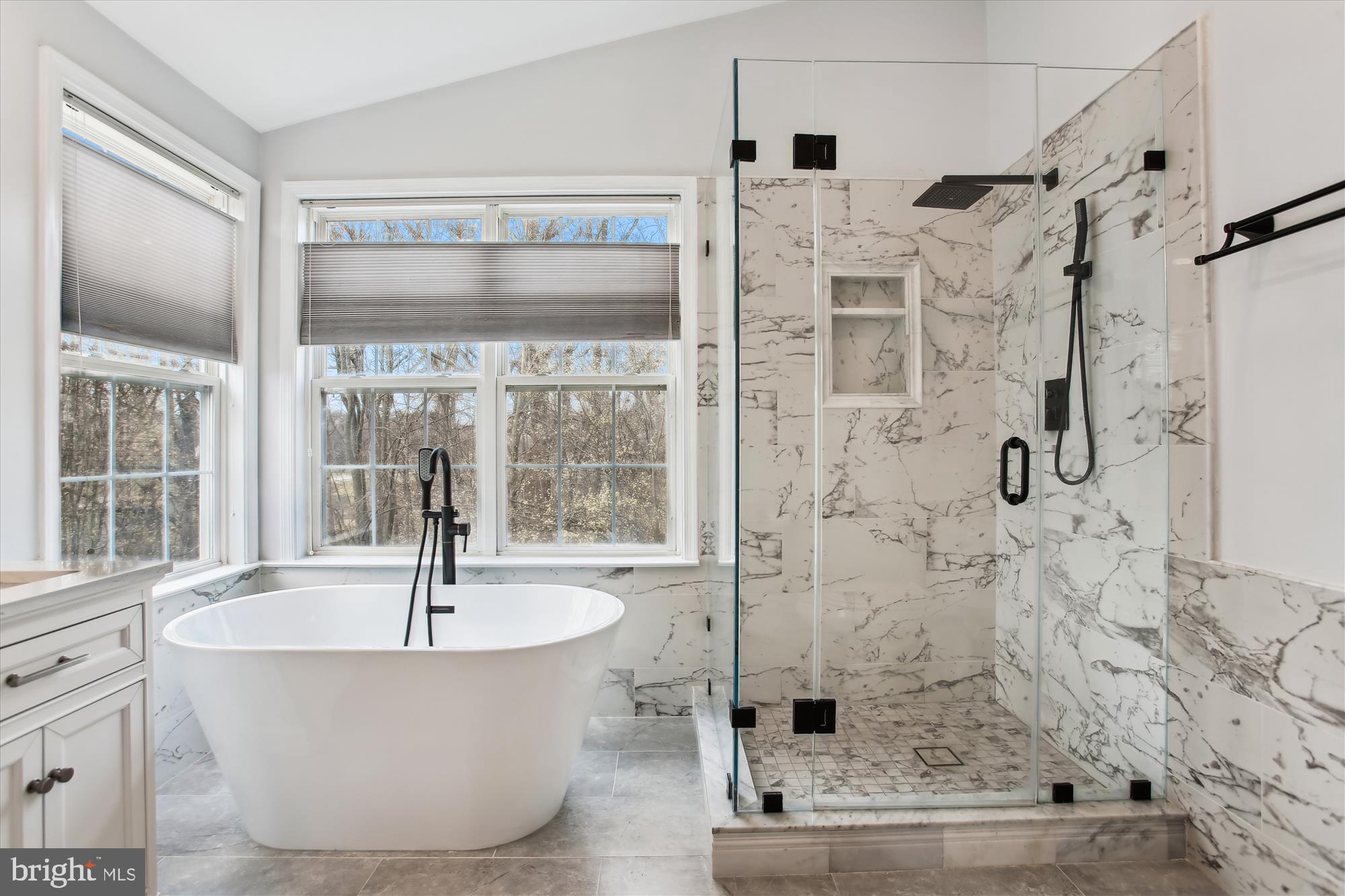 GOVERNORS GROVE - Residential Lease