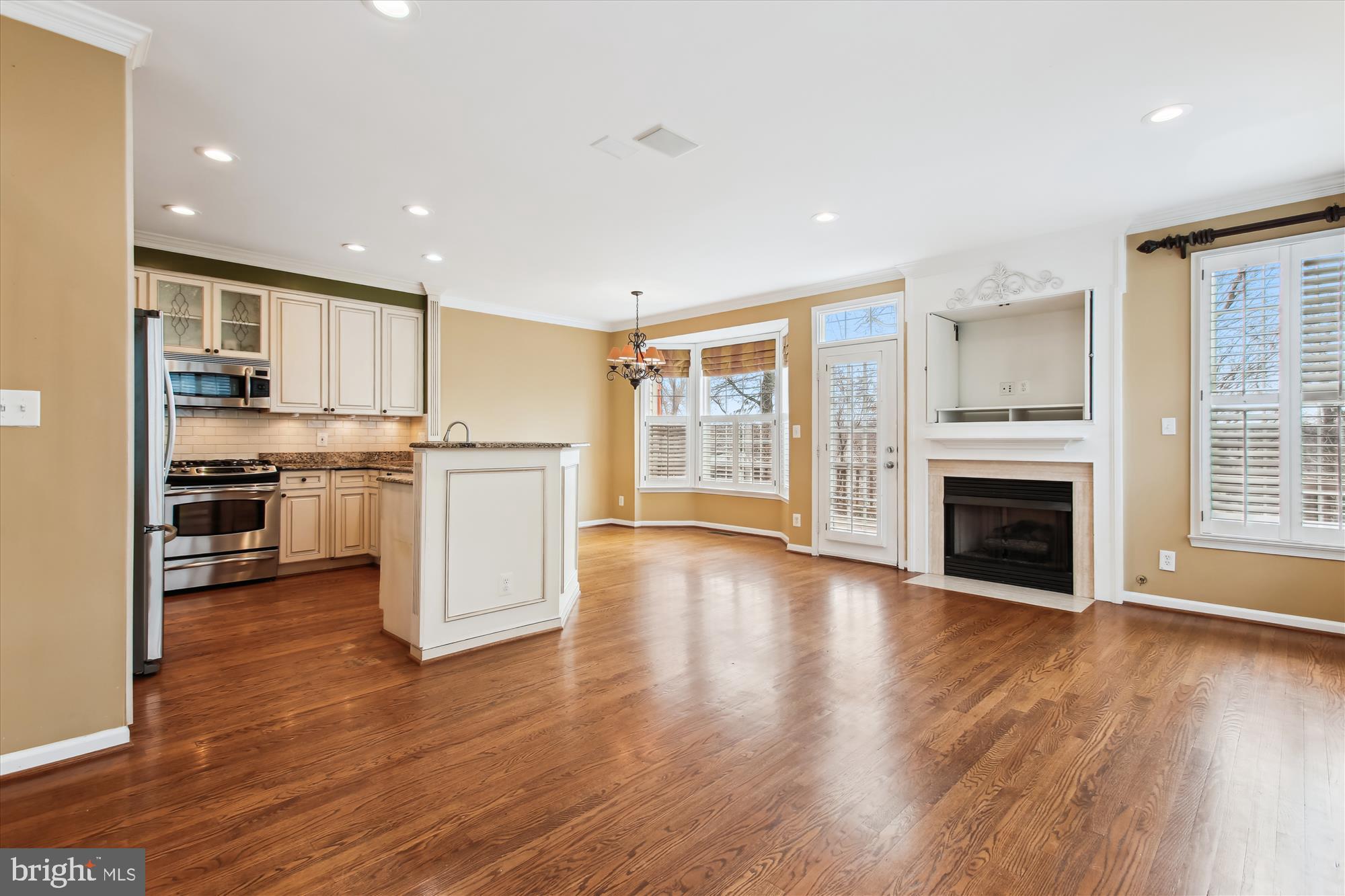 GOVERNORS GROVE - Residential Lease