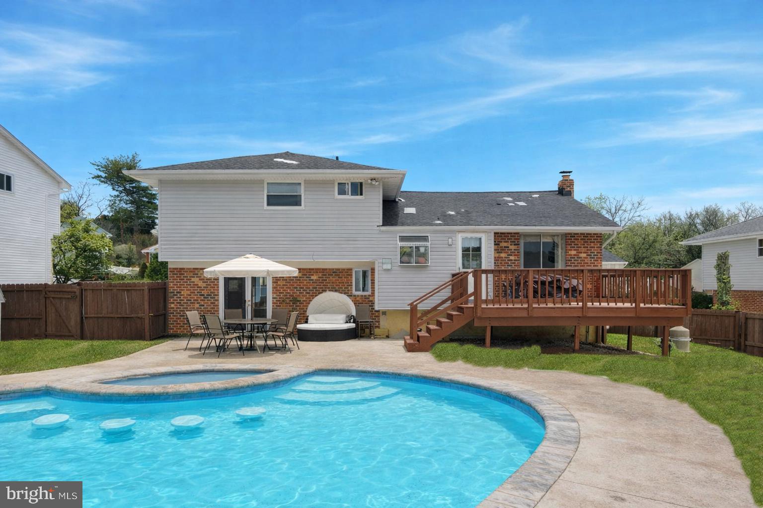 KINGS POINT - Residential