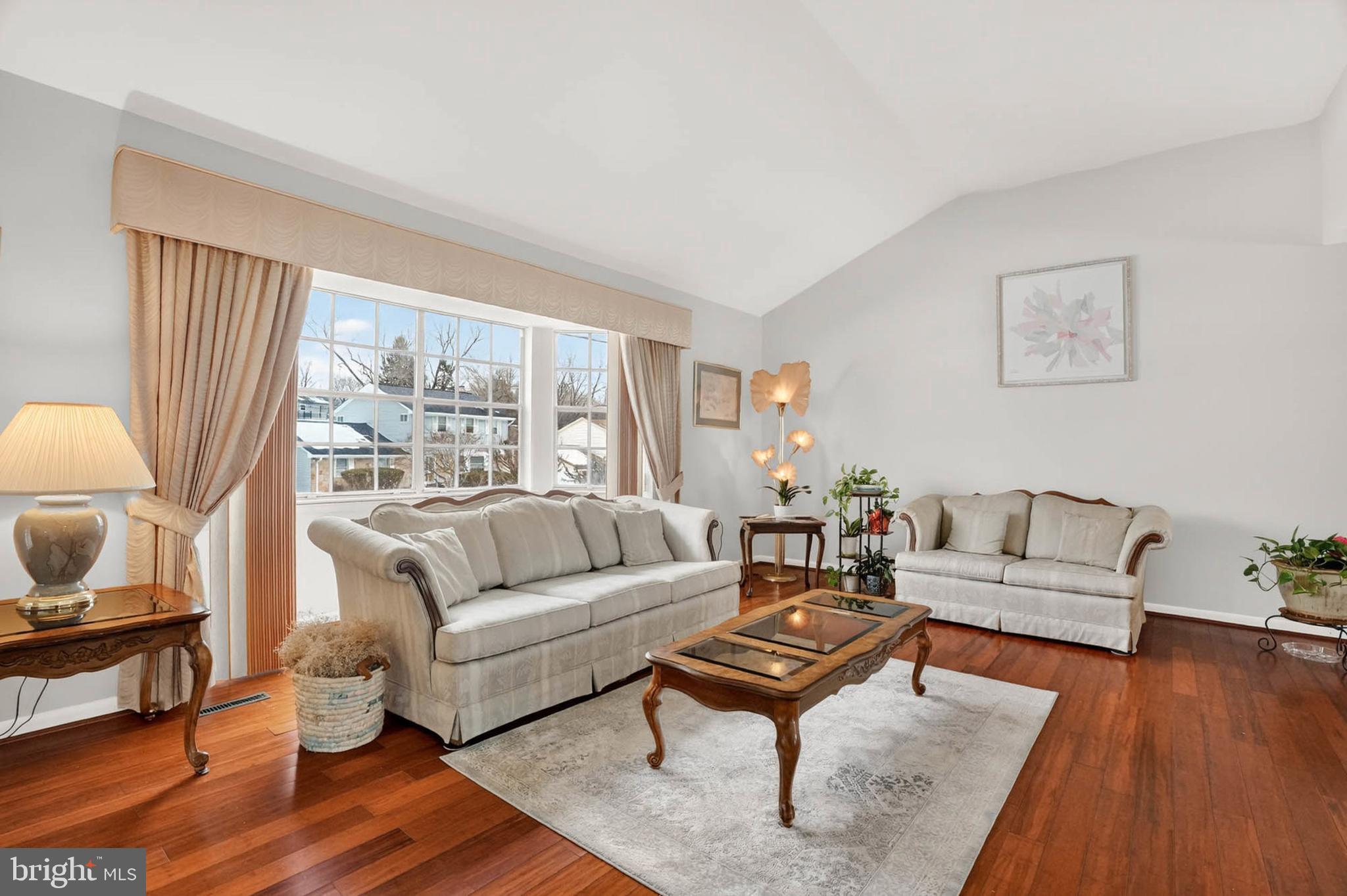 KINGS POINT - Residential