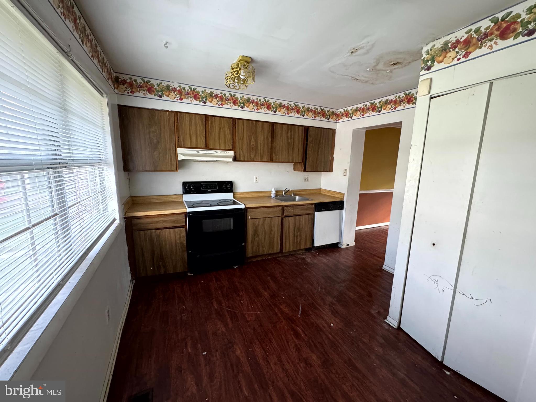 QUAIL MEADOWS TOWNHOUSES - Residential