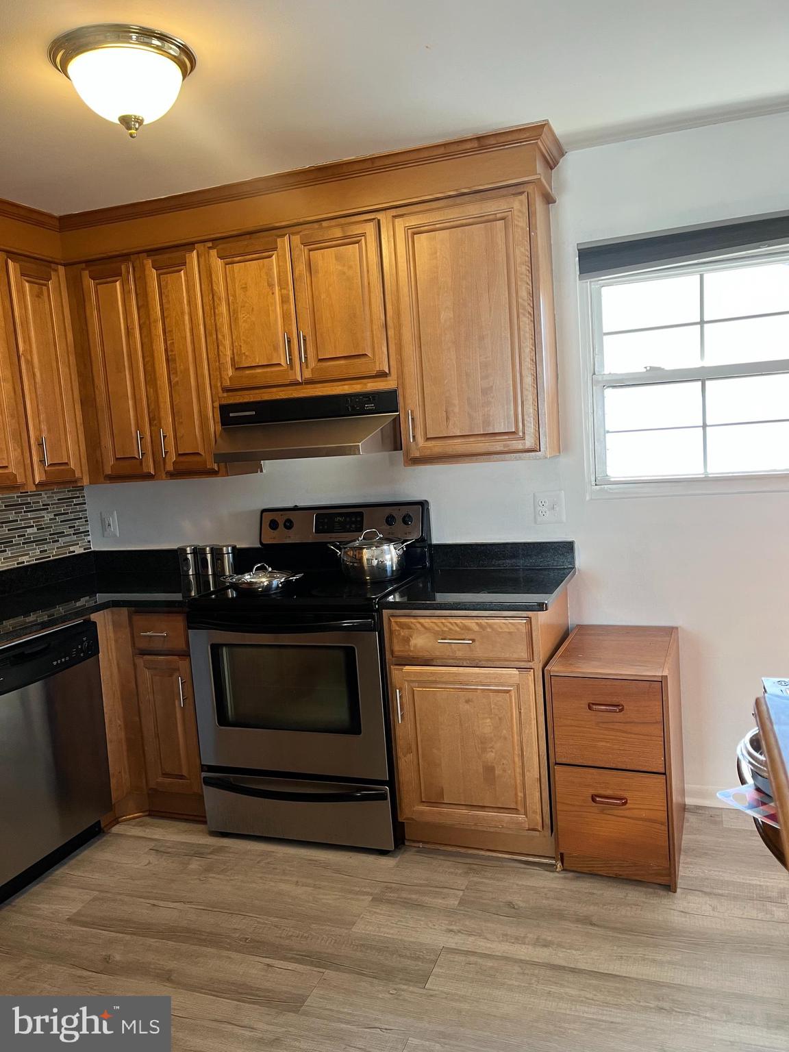 410 HUMMER COURT