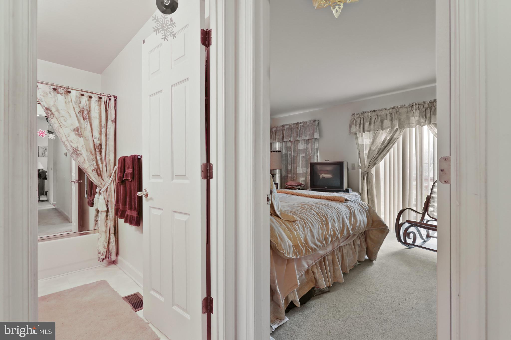 EQUESTRIAN ACRES - Residential