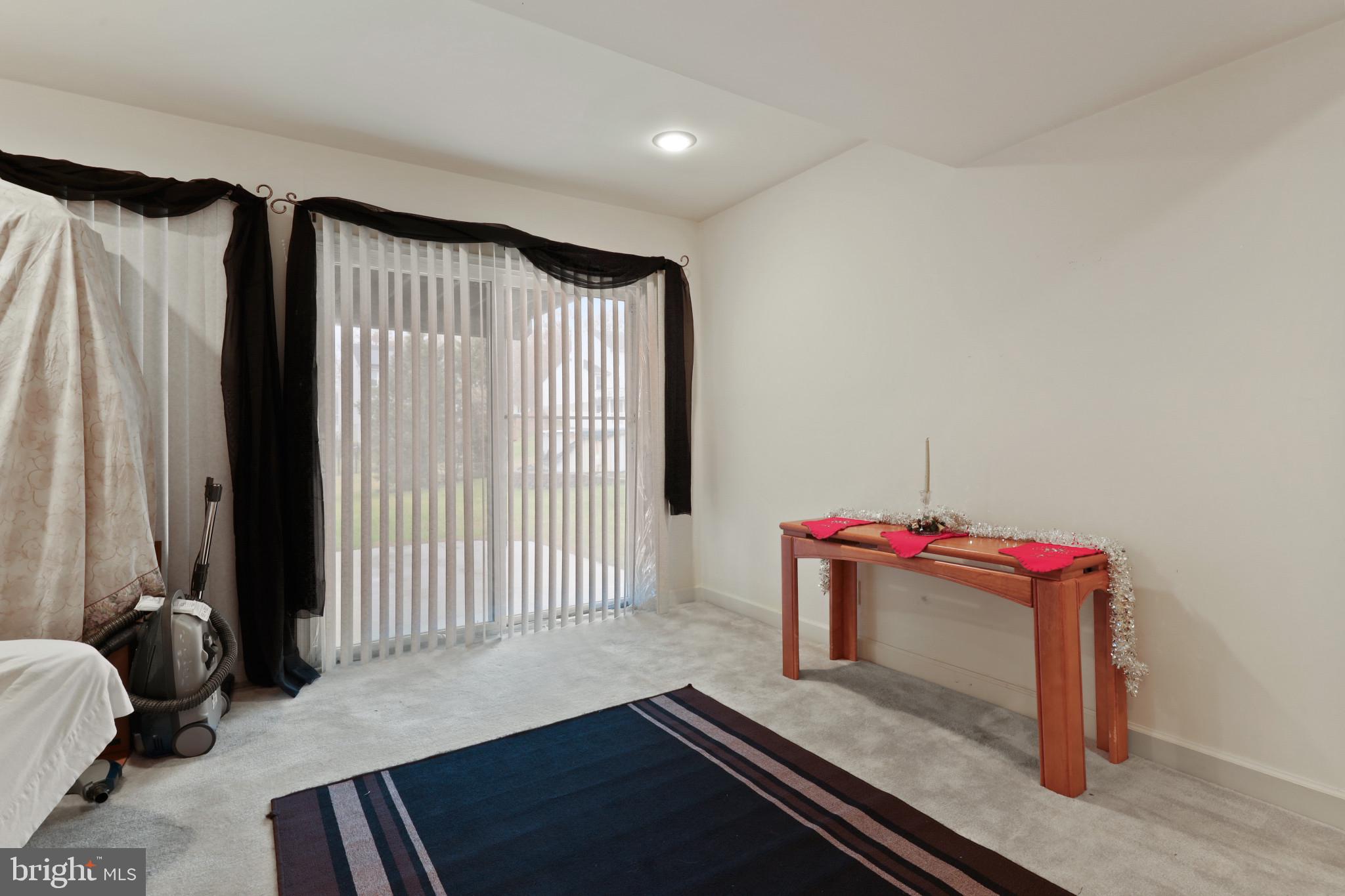 EQUESTRIAN ACRES - Residential