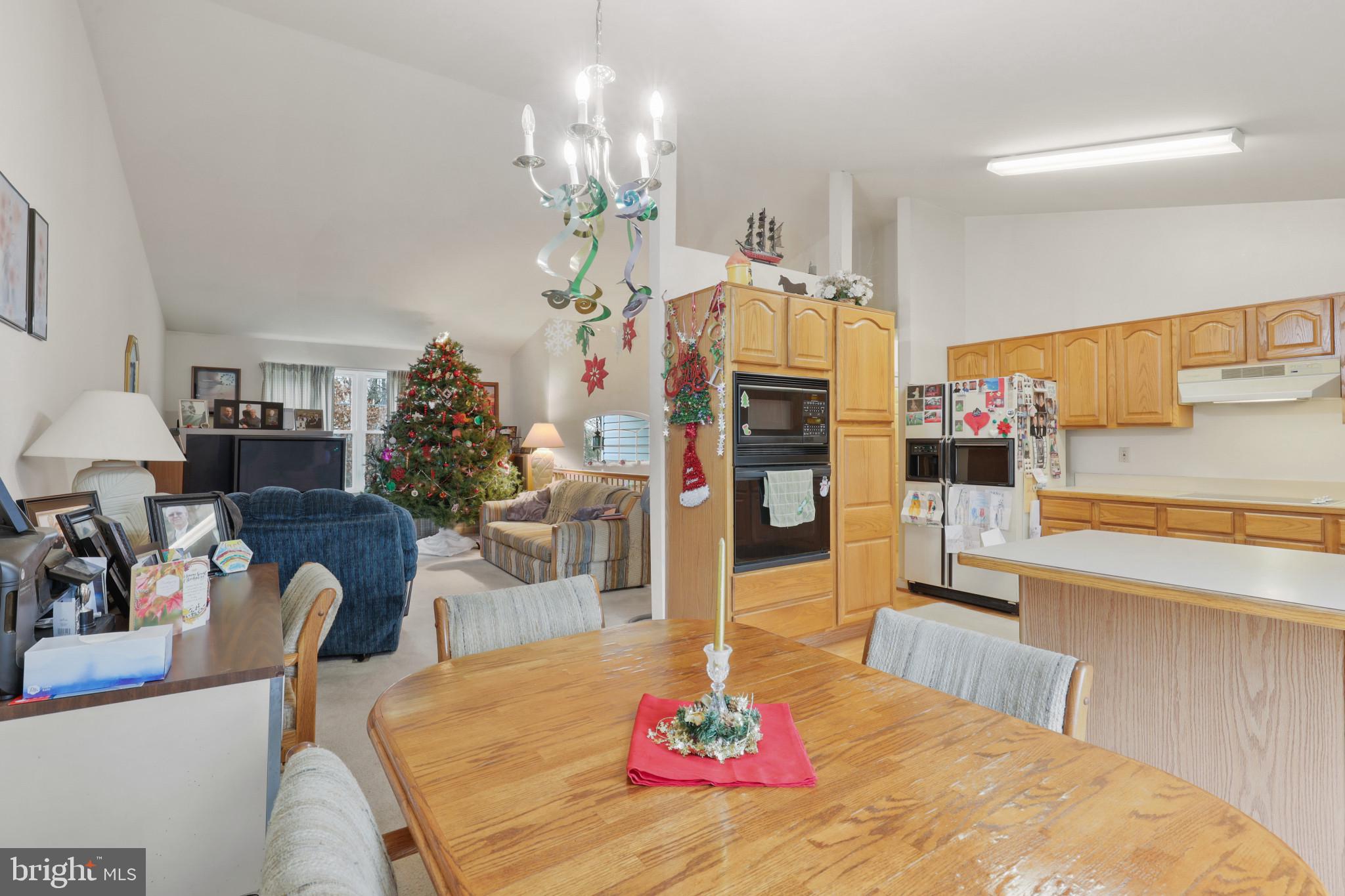 EQUESTRIAN ACRES - Residential