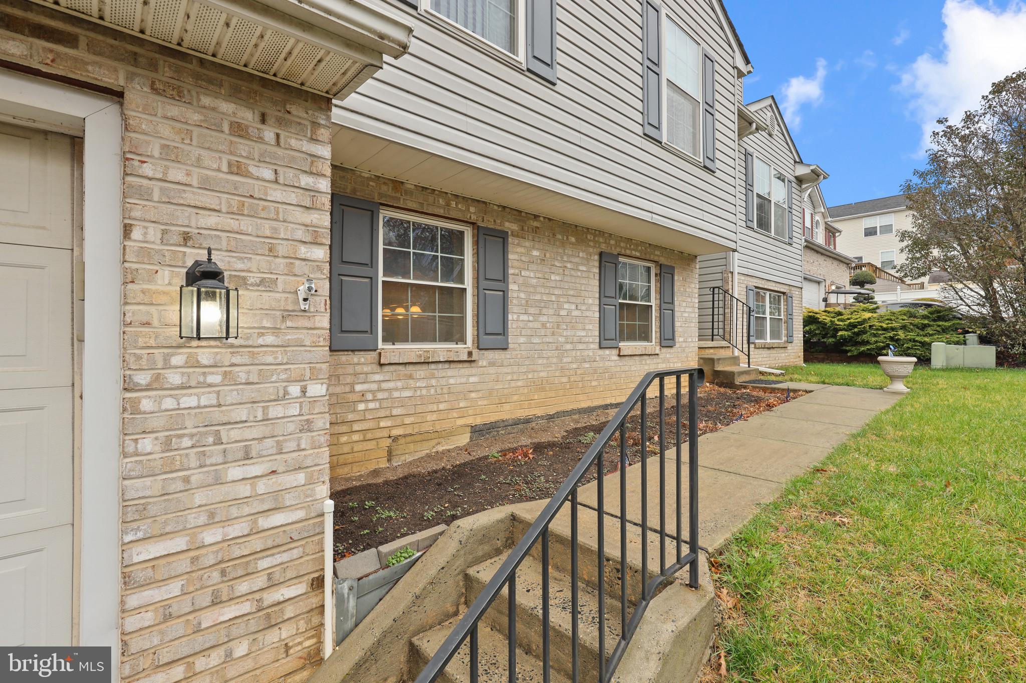 EQUESTRIAN ACRES - Residential